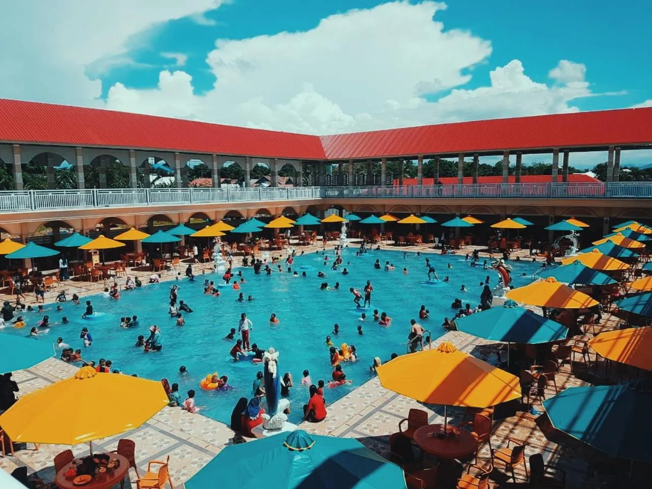 Swimming pool in Grand Town Hotel Mandai