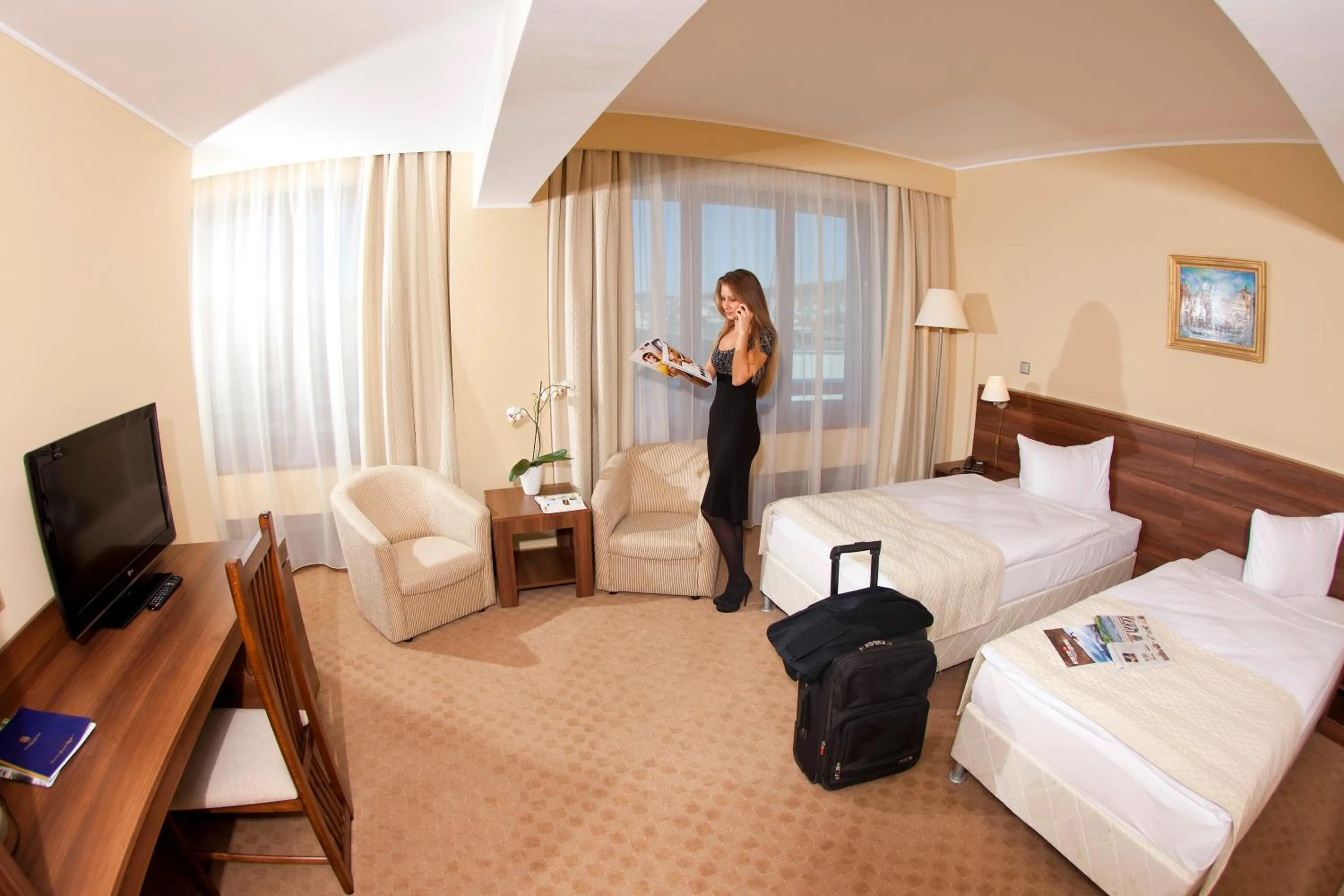 Photo of the whole room, Bed in Grand Hotel