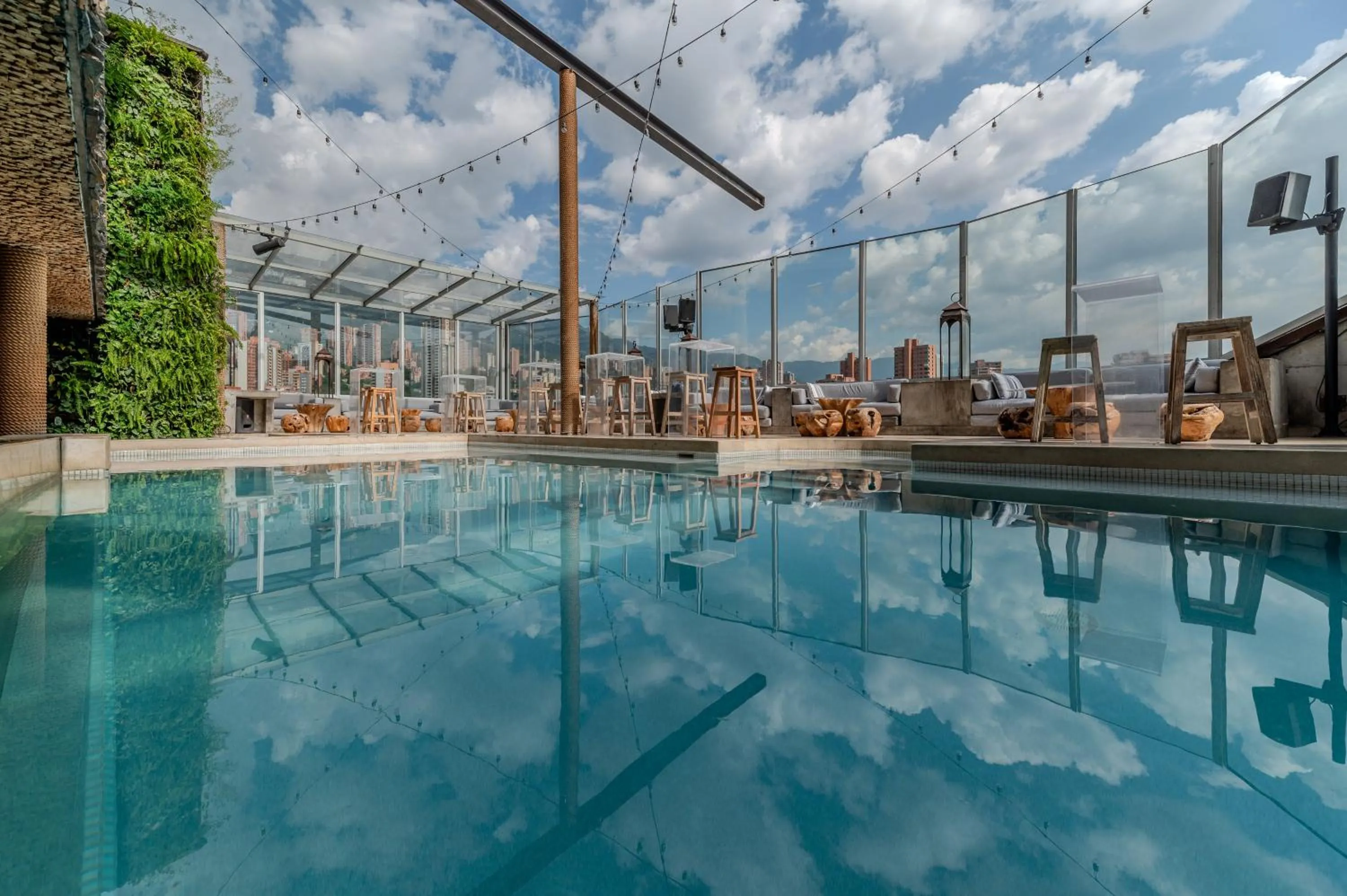 Balcony/Terrace in The Charlee Hotel