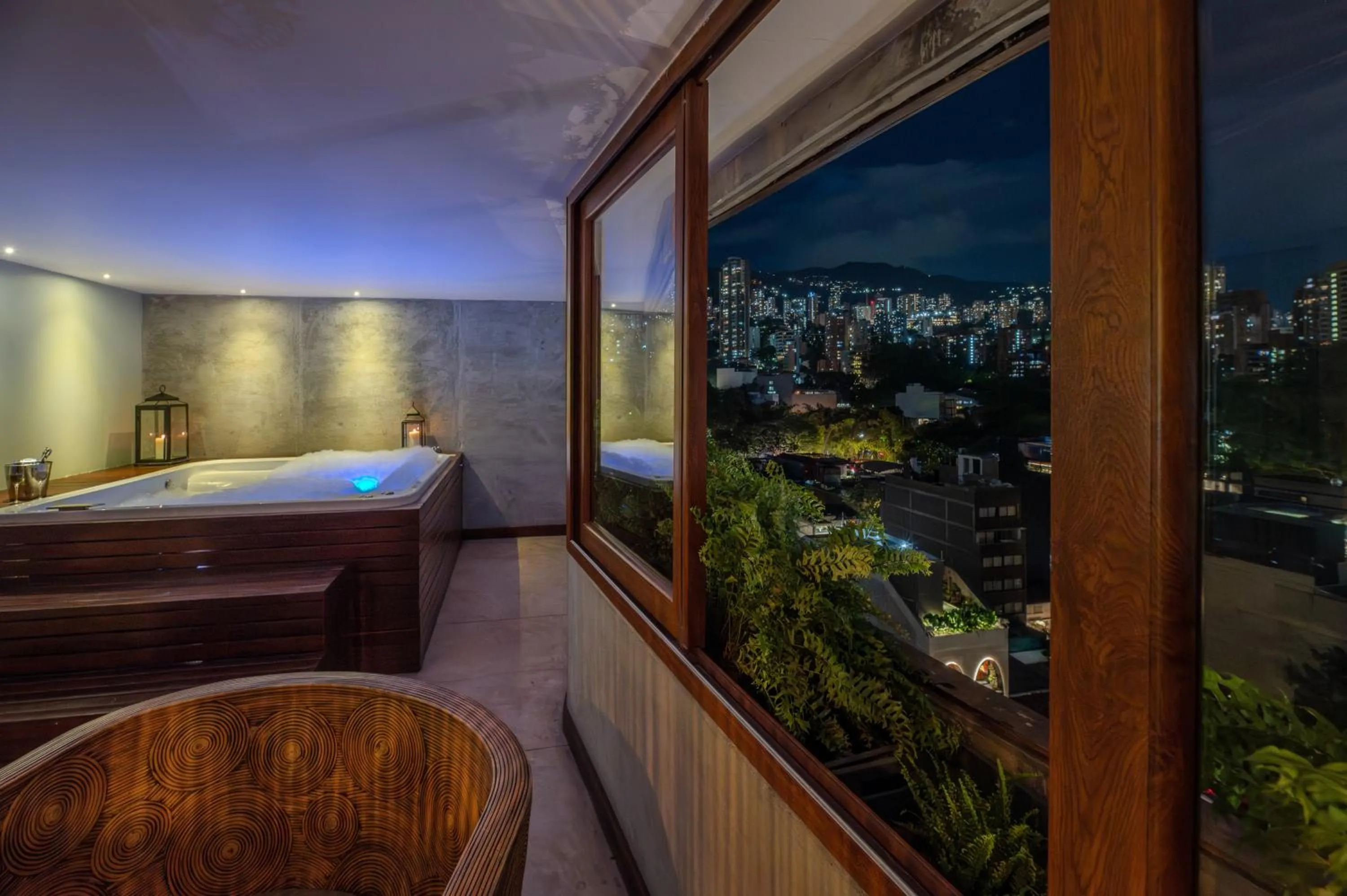 View (from property/room), Bed in The Charlee Hotel