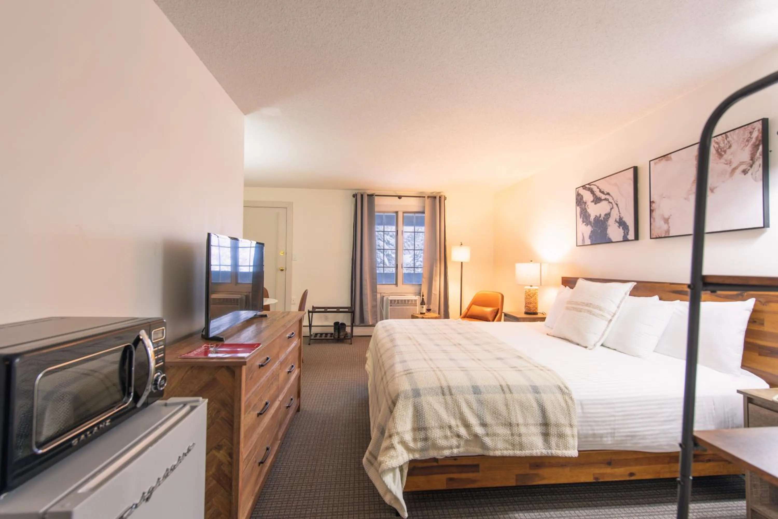 Bed in Innsbruck Inn at Stowe