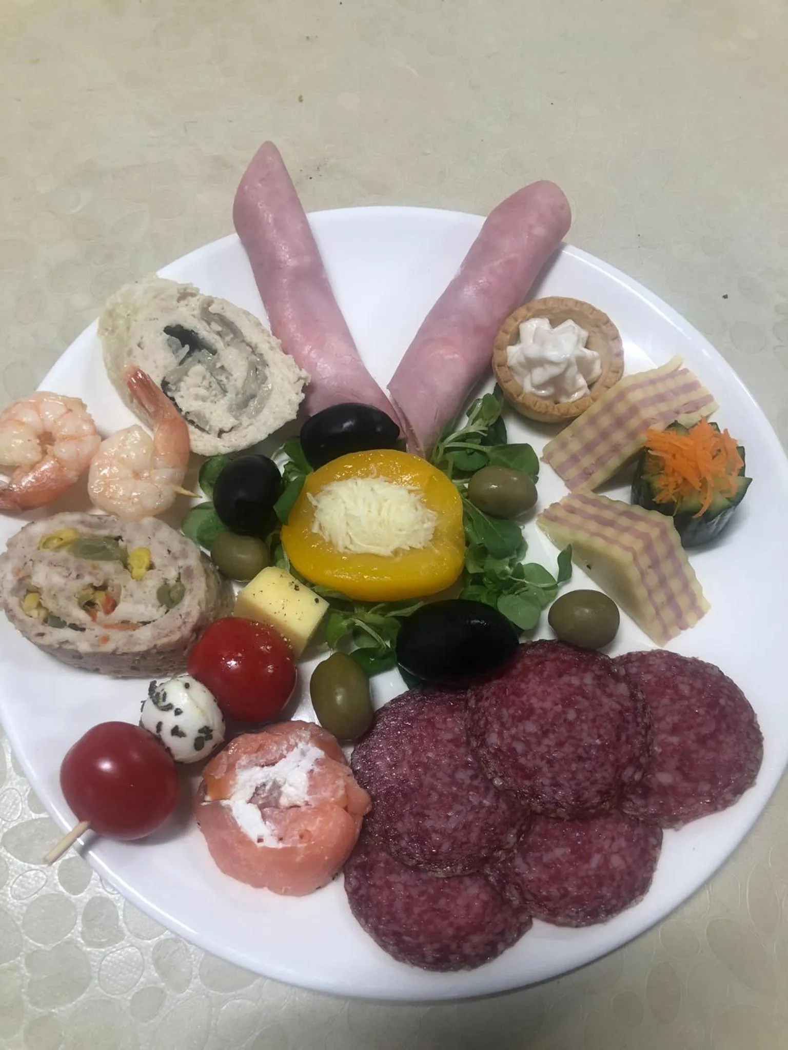 Restaurant/places to eat in Hotel Condor