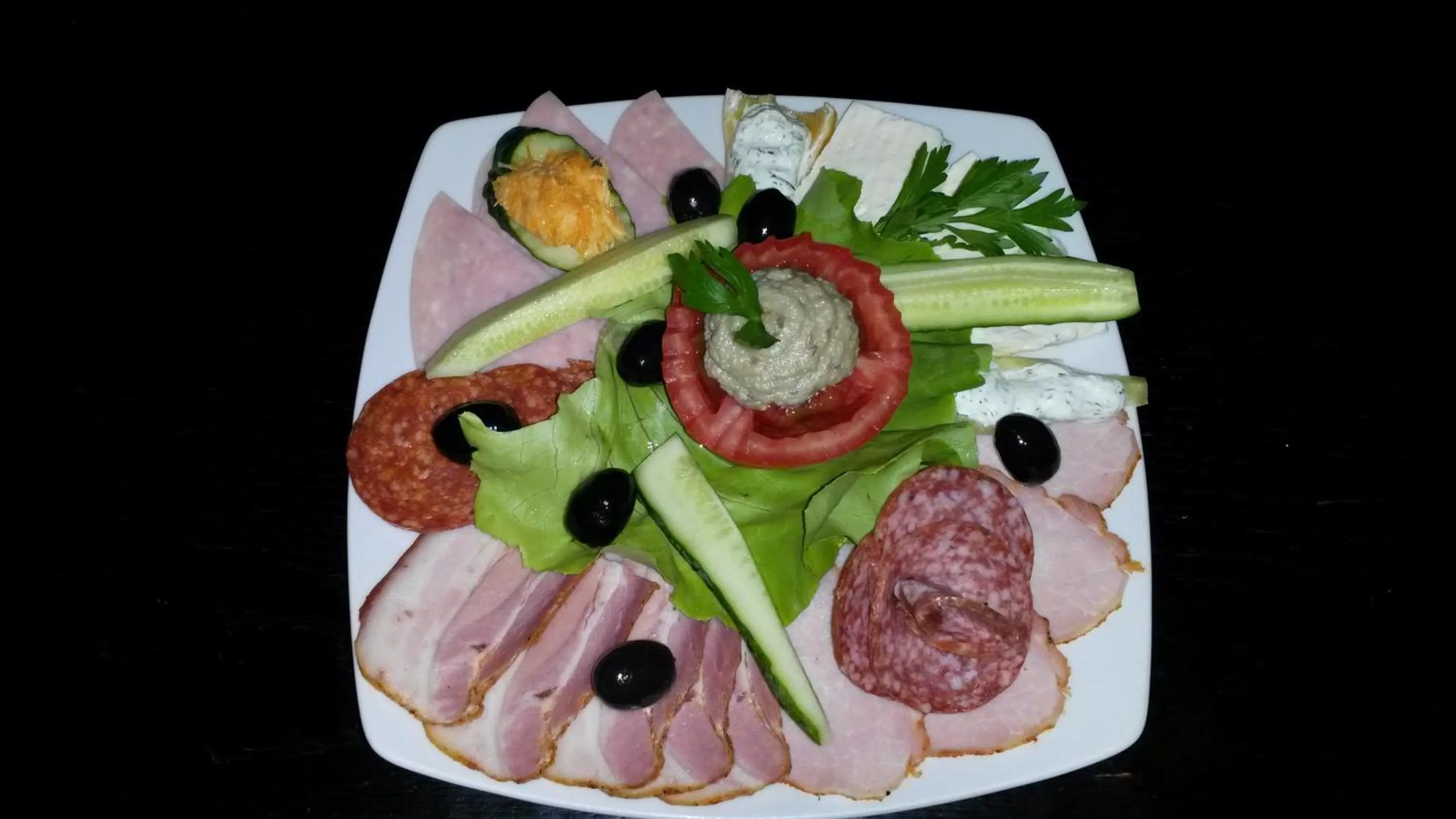 Food and drinks in Hotel Condor