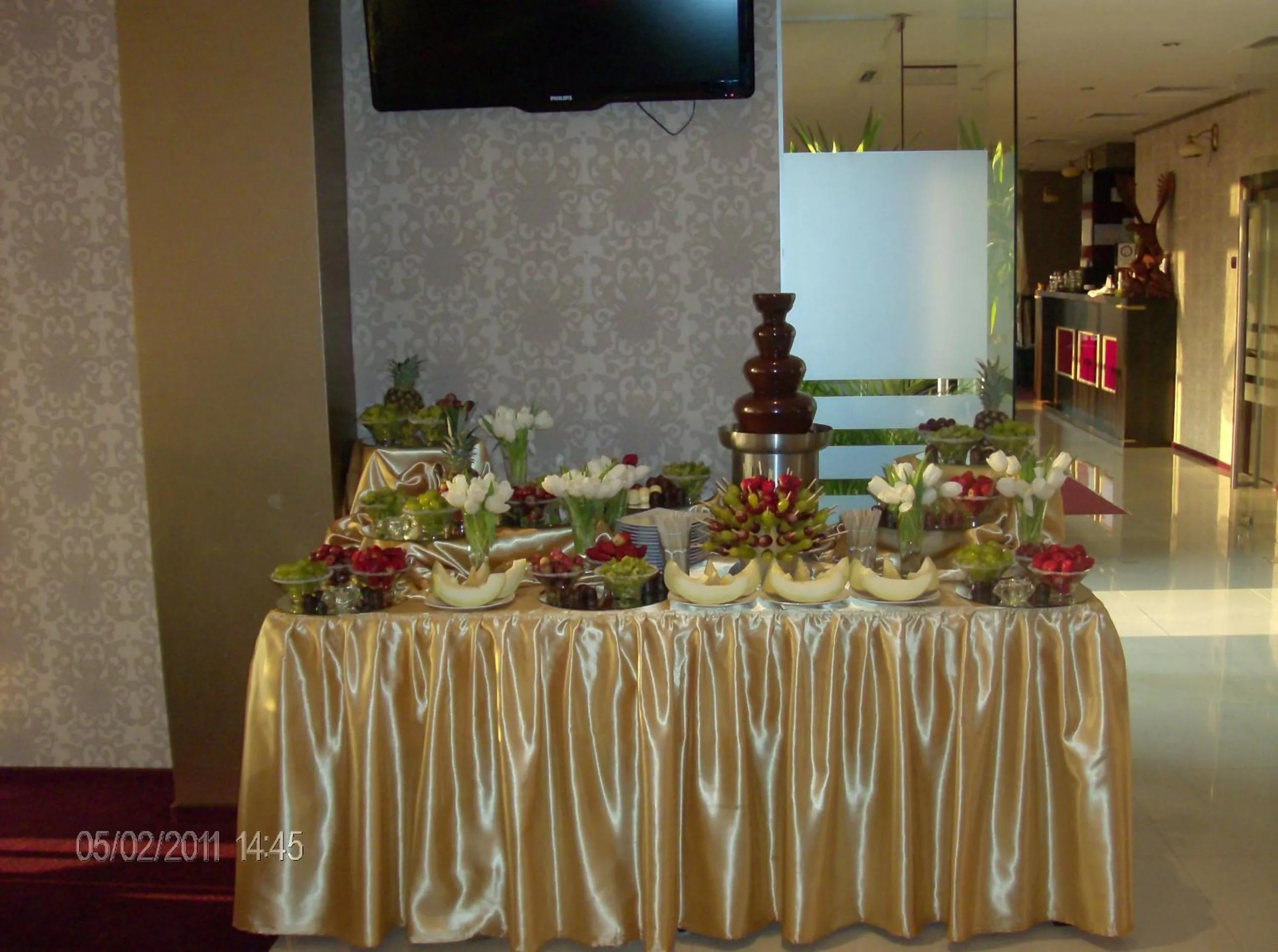 Restaurant/places to eat in Hotel Condor