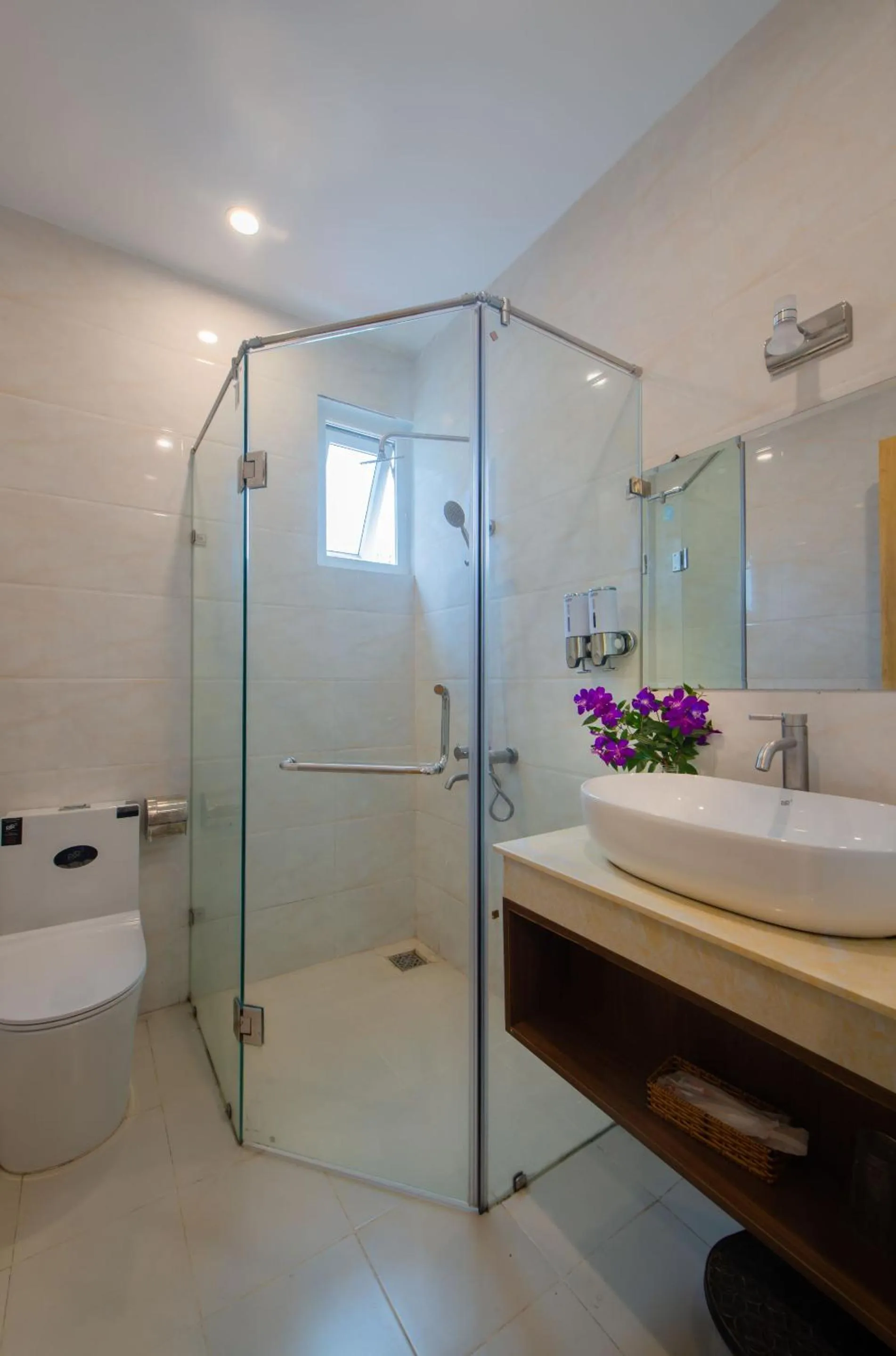 Bathroom in Duy Vinh Hotel Dalat