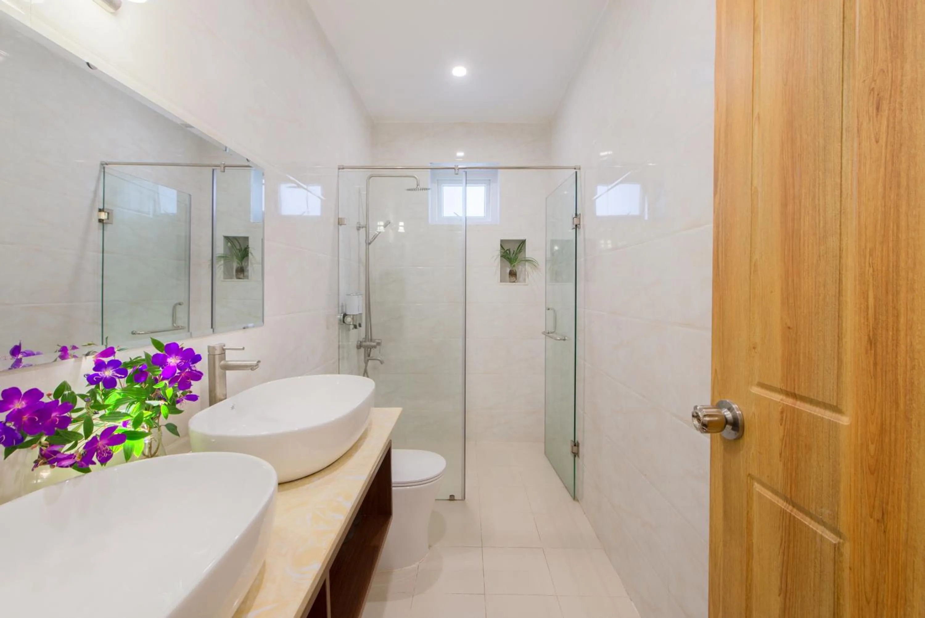 Toilet in Duy Vinh Hotel Dalat