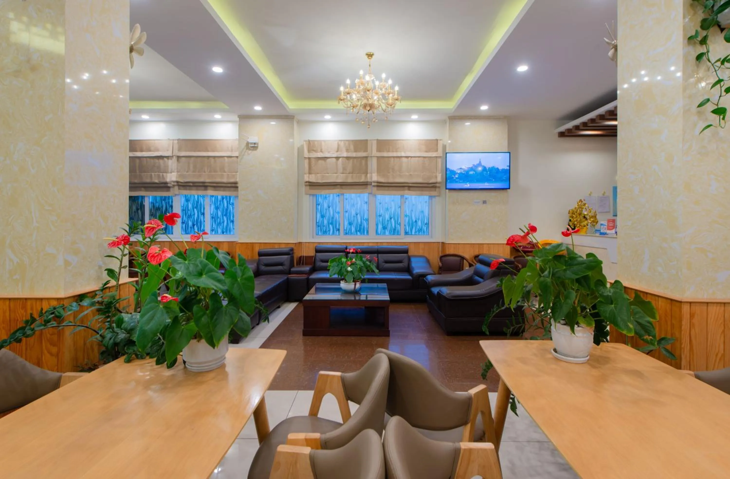 Lounge or bar in Duy Vinh Hotel Dalat