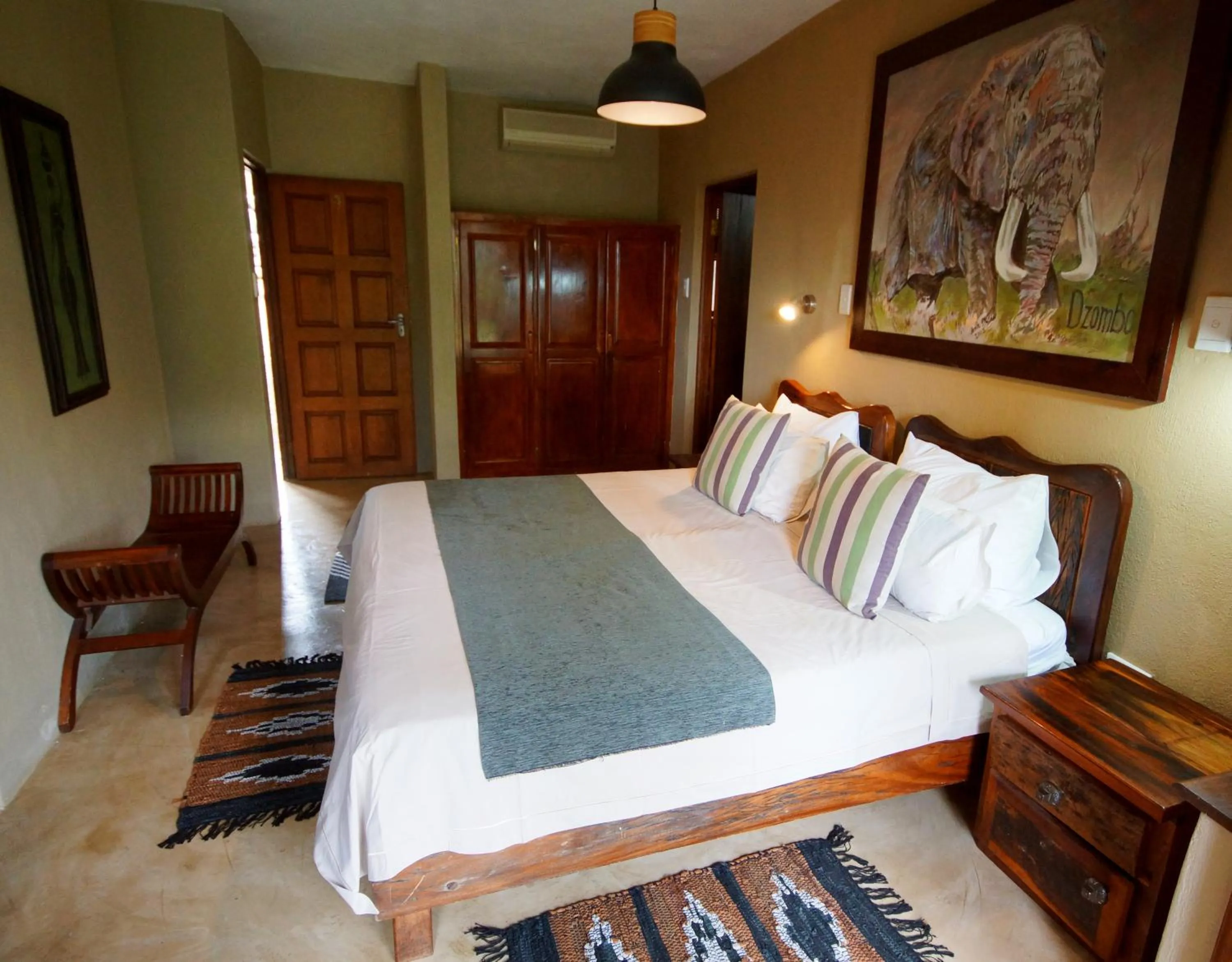 Bedroom, Bed in Crocodile Kruger Safari Lodge