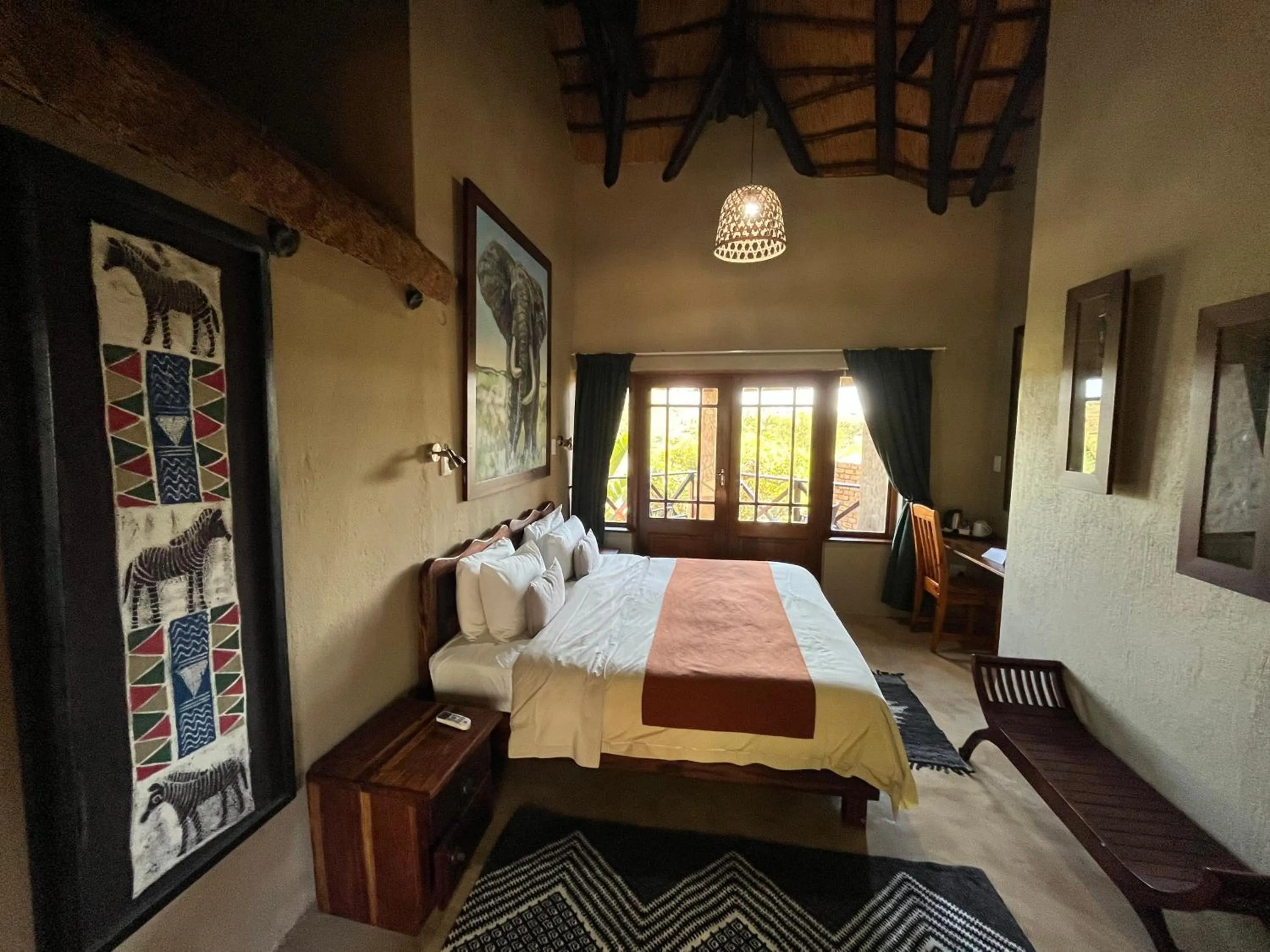 Bedroom, Bed in Crocodile Kruger Safari Lodge
