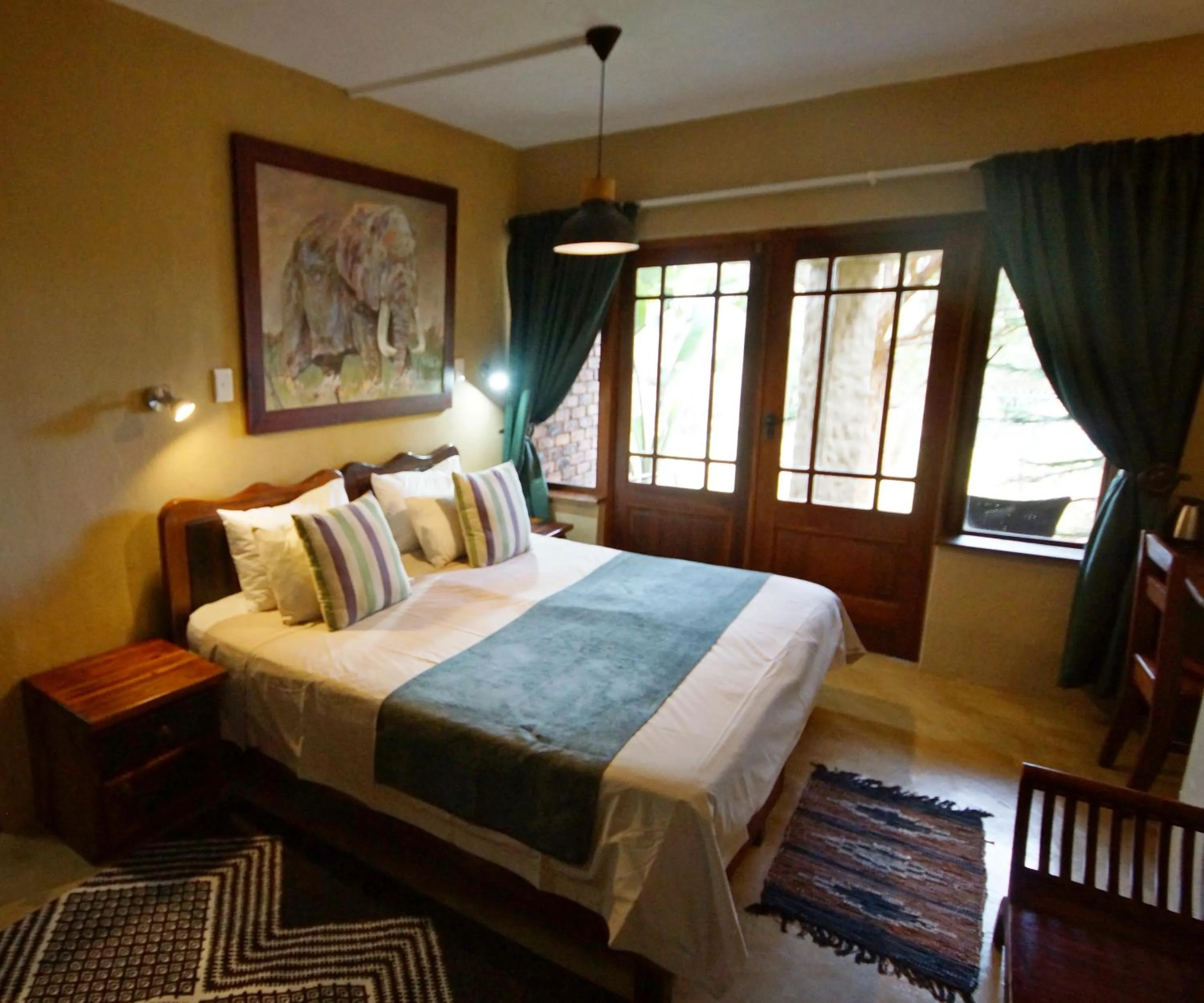 Bedroom, Bed in Crocodile Kruger Safari Lodge