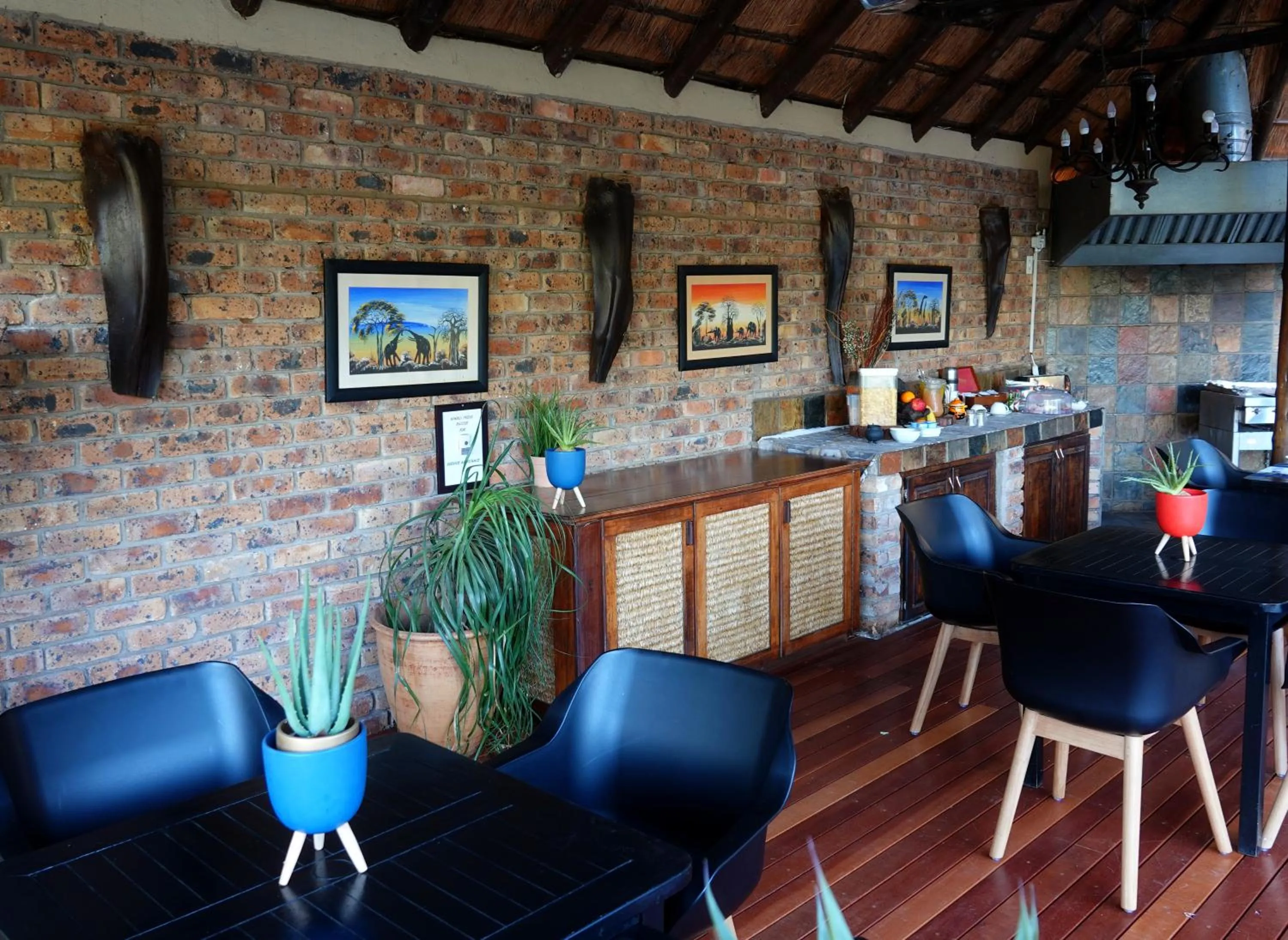 Lounge or bar in Crocodile Kruger Safari Lodge