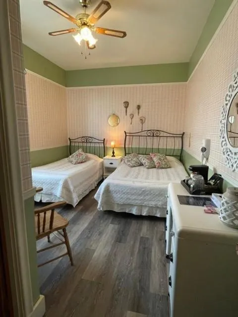 Bed in Auberge Presbytere Mont Lac-Vert