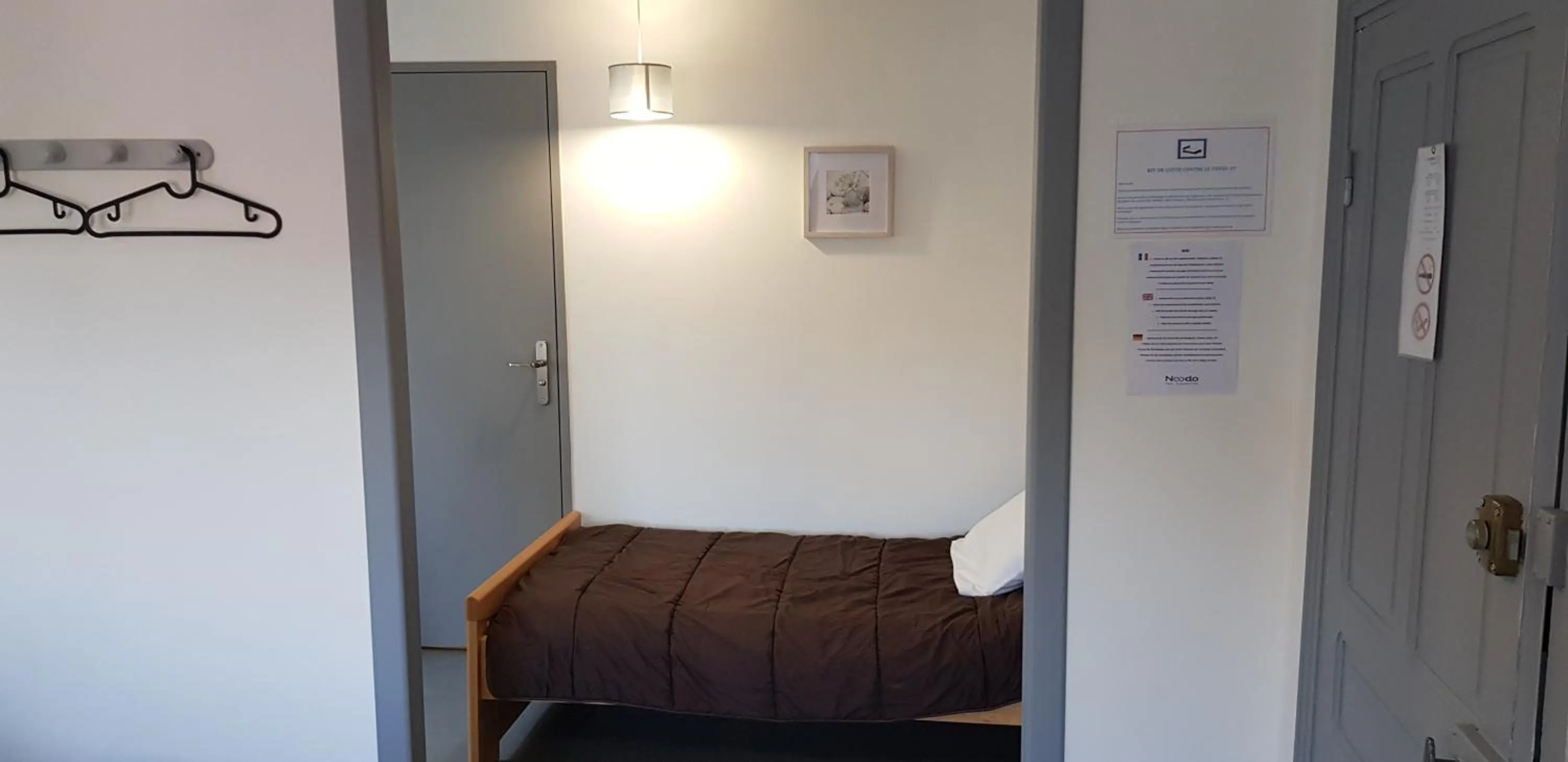 Bed in Auberge Saint Jacques