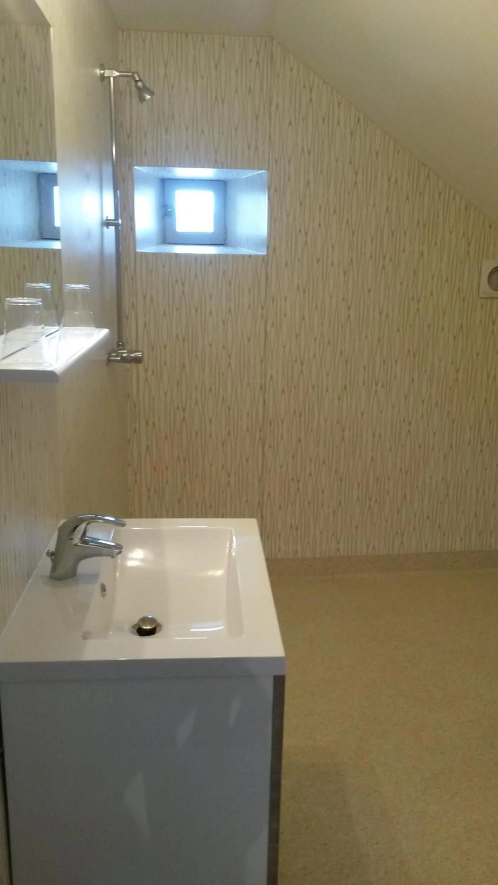 Bathroom in Auberge Saint Jacques