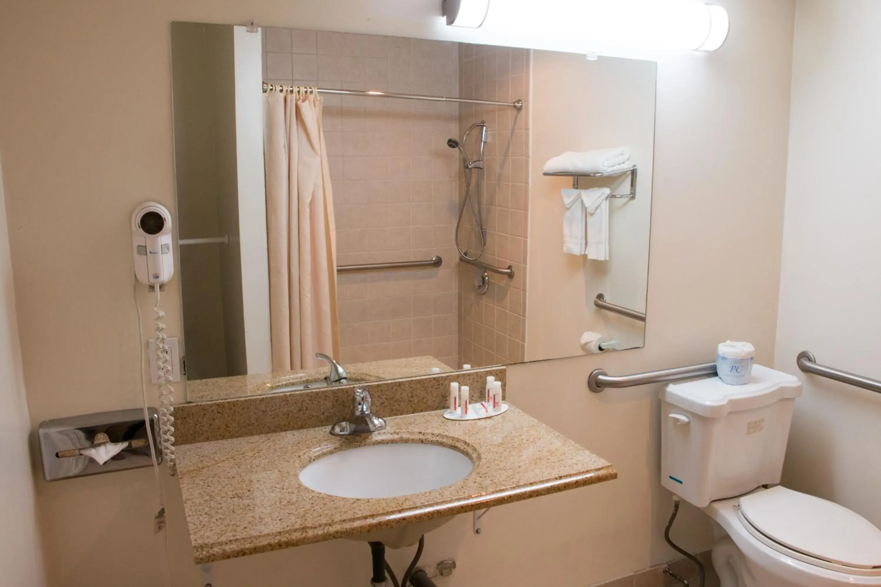King Room with Roll-In Shower - Mobility/Hearing Accessible - Non-Smoking in Days Inn by Wyndham Indio King Room with Roll-In Shower - Mobility/Hearing Accessible - Non-Smoking in Days Inn by Wyndham Indio