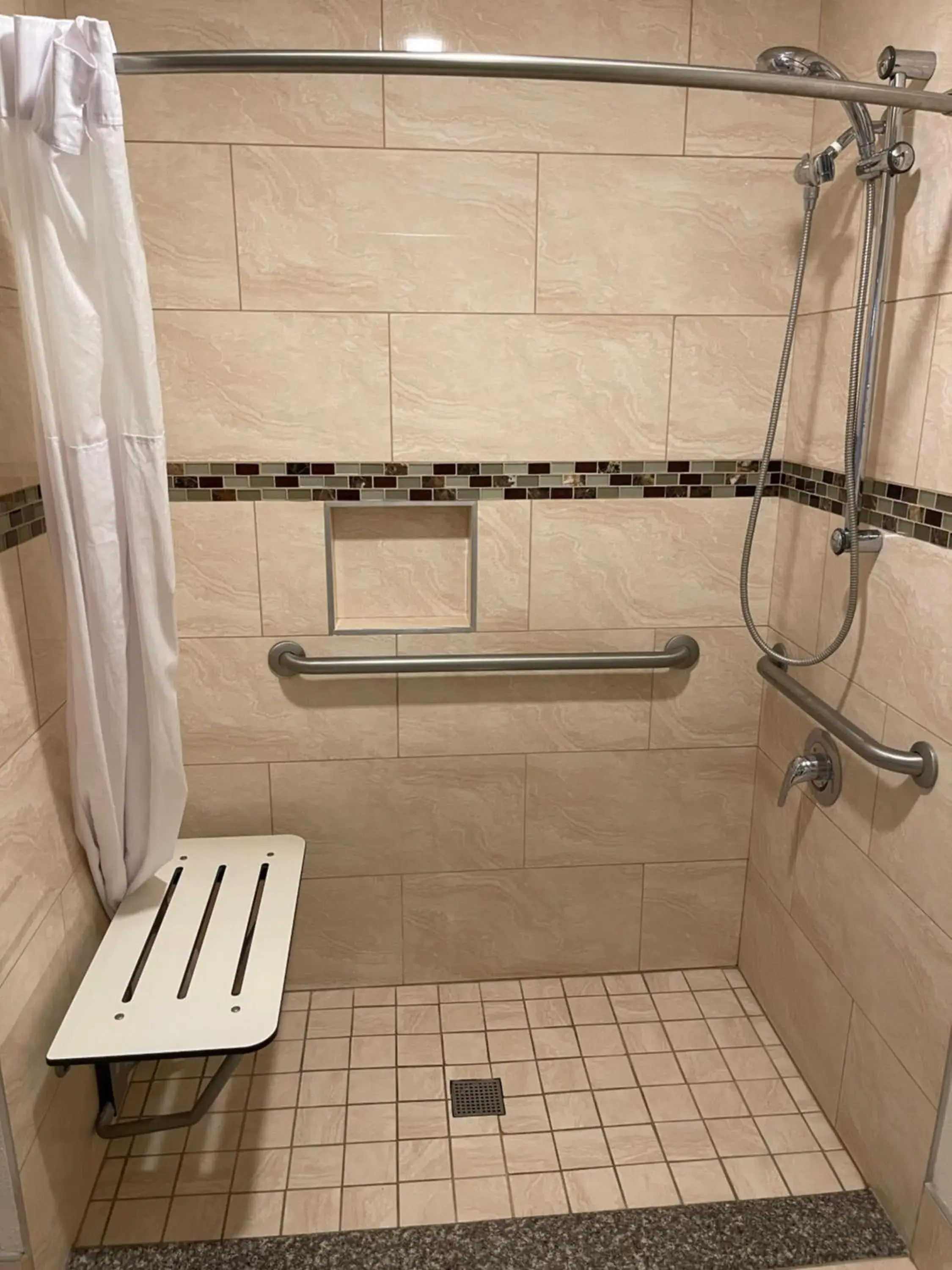 Queen Room with Two Queen Beds and Roll-In Shower - Mobility/Hearing Accessible - Non-Smoking in Days Inn by Wyndham Indio Queen Room with Two Queen Beds and Roll-In Shower - Mobility/Hearing Accessible - Non-Smoking in Days Inn by Wyndham Indio