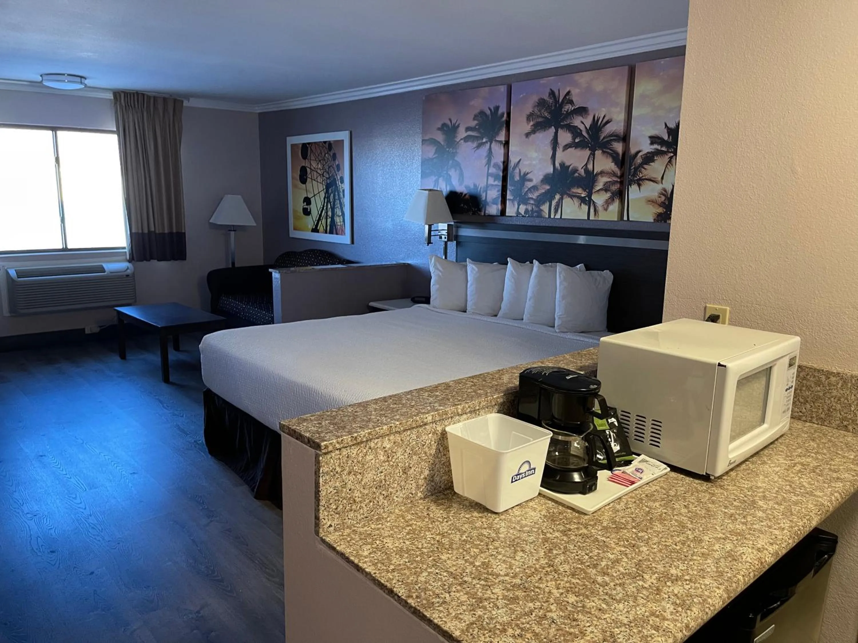 Bed in Days Inn by Wyndham Indio