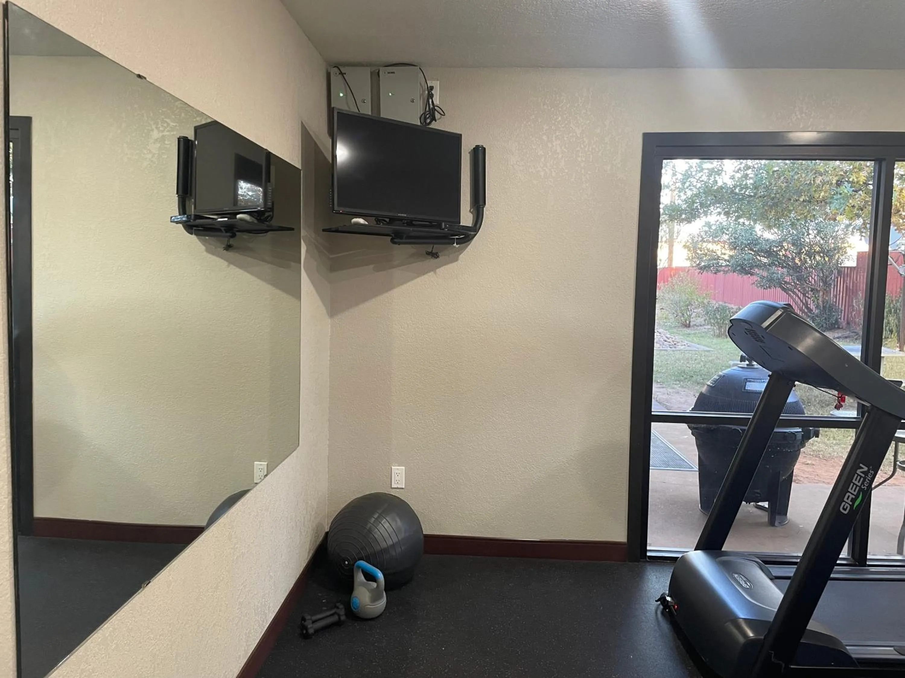 Fitness centre/facilities in Days Inn by Wyndham Childress