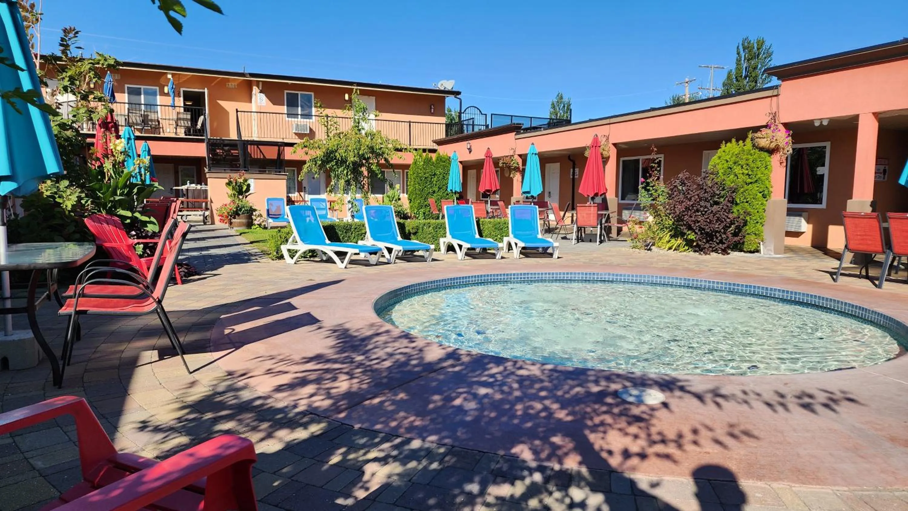 Sahara Courtyard Inn & Suites Osoyoos