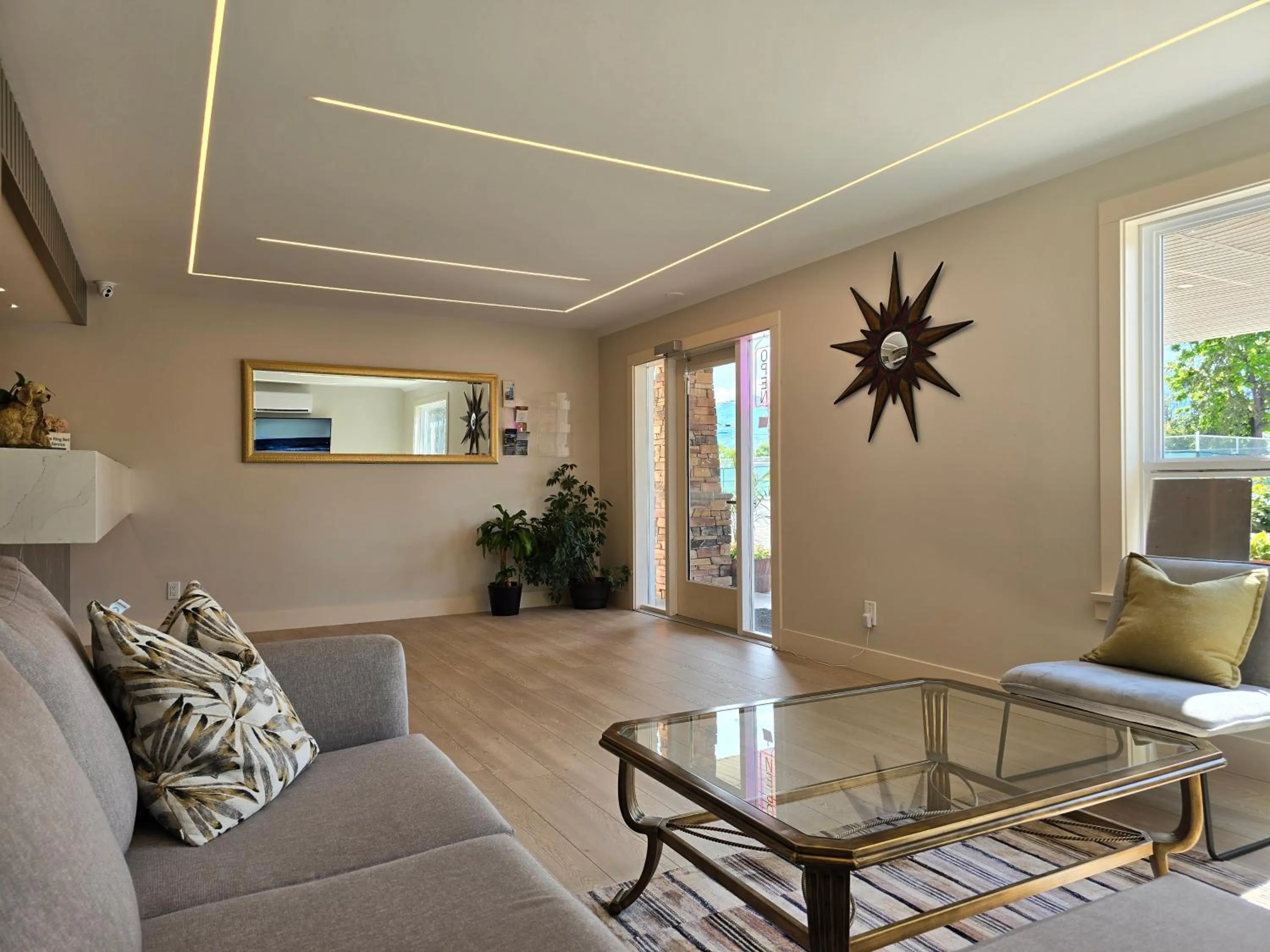 Sahara Courtyard Inn & Suites Osoyoos