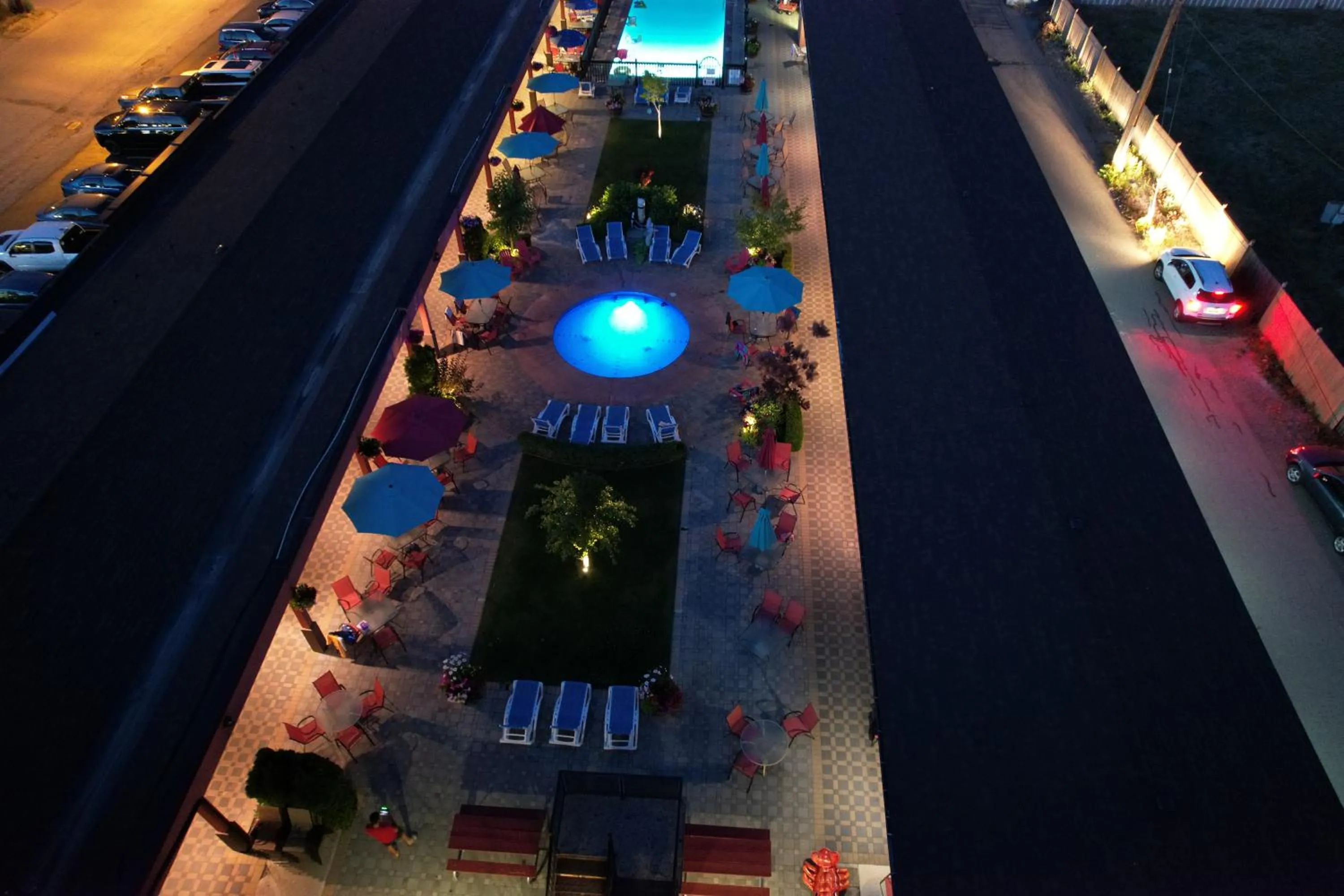 Sahara Courtyard Inn & Suites Osoyoos