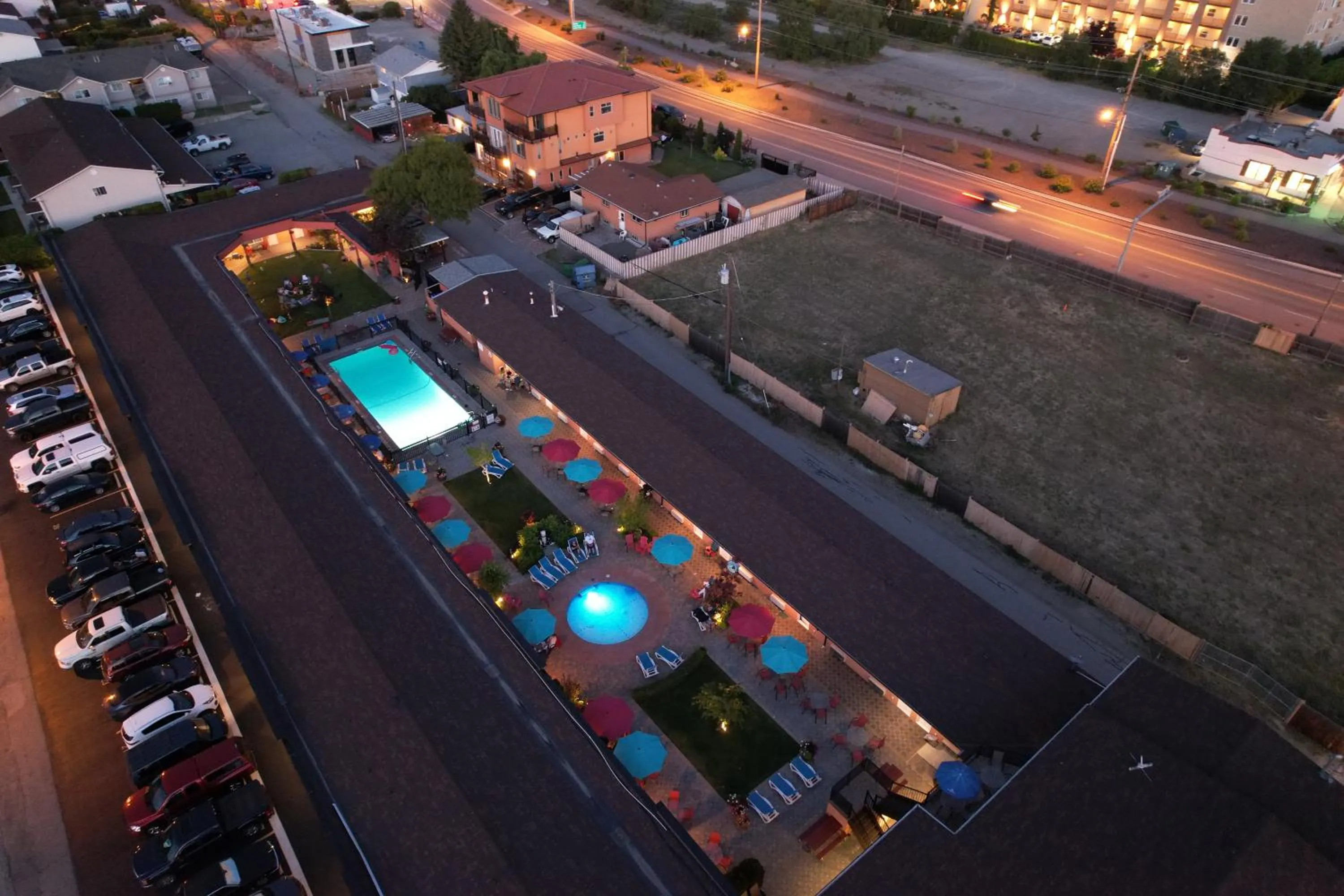 Sahara Courtyard Inn & Suites Osoyoos