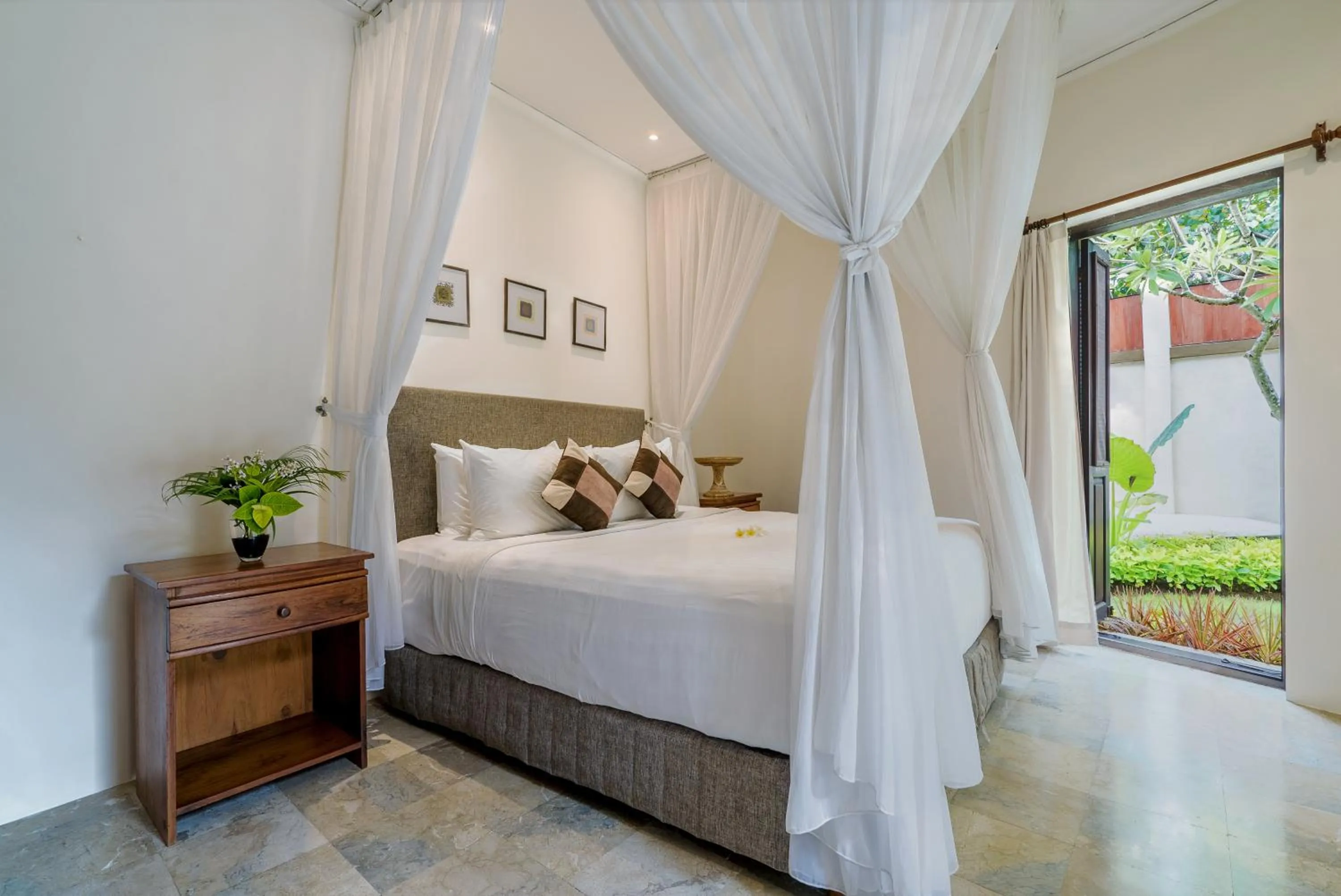Bedroom, Bed in Villa Seminyak William