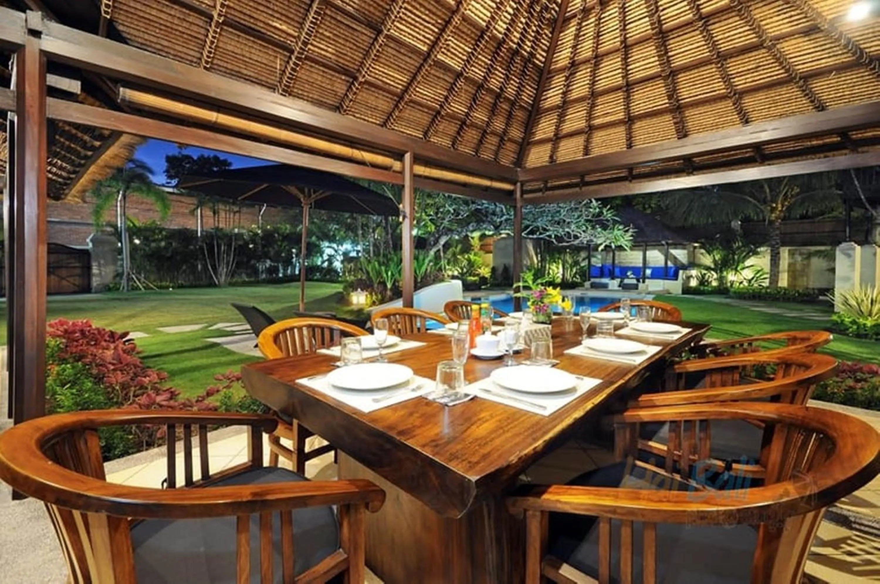 Dining area in Villa Seminyak William
