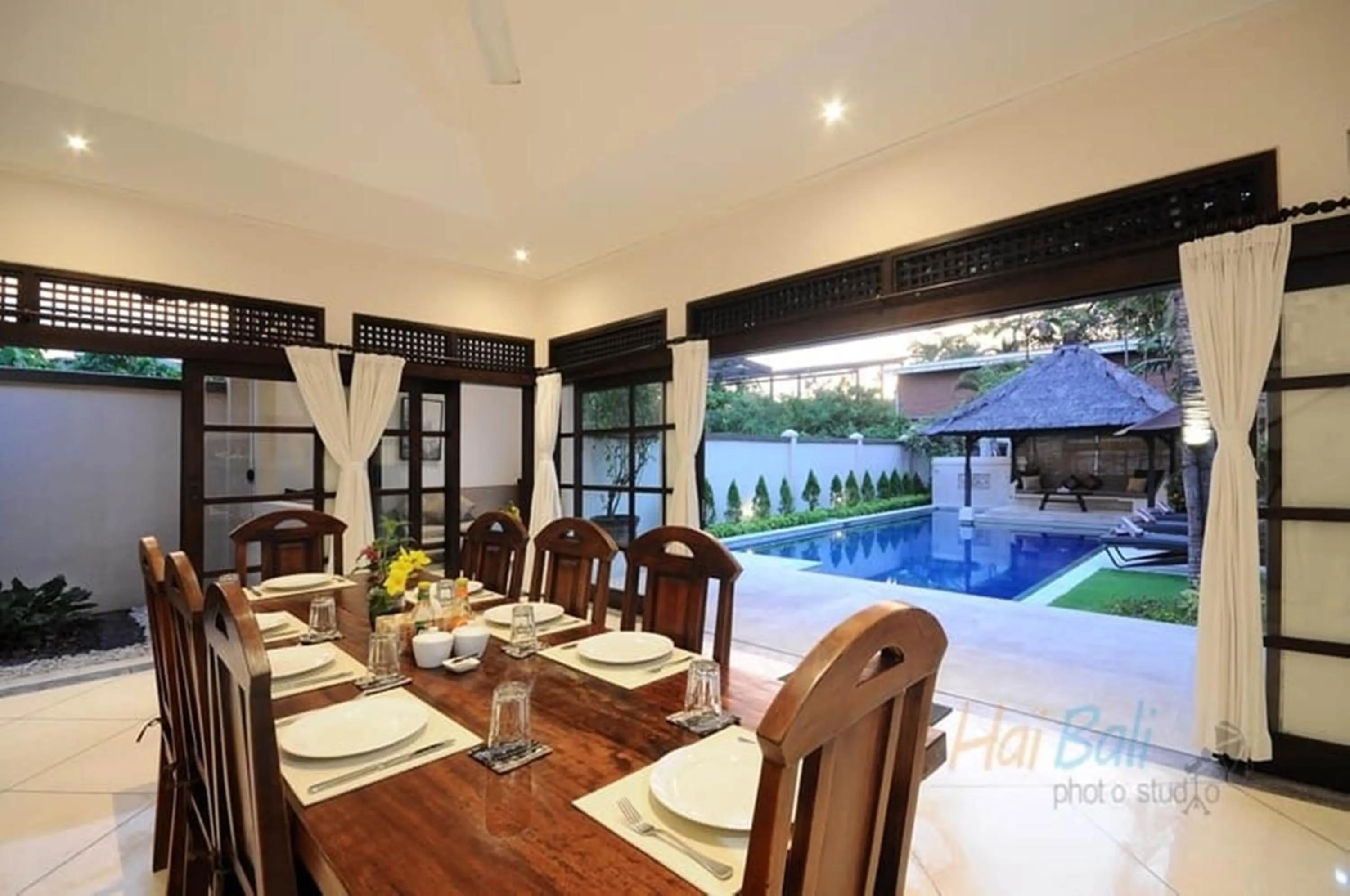 Dining area in Villa Seminyak William