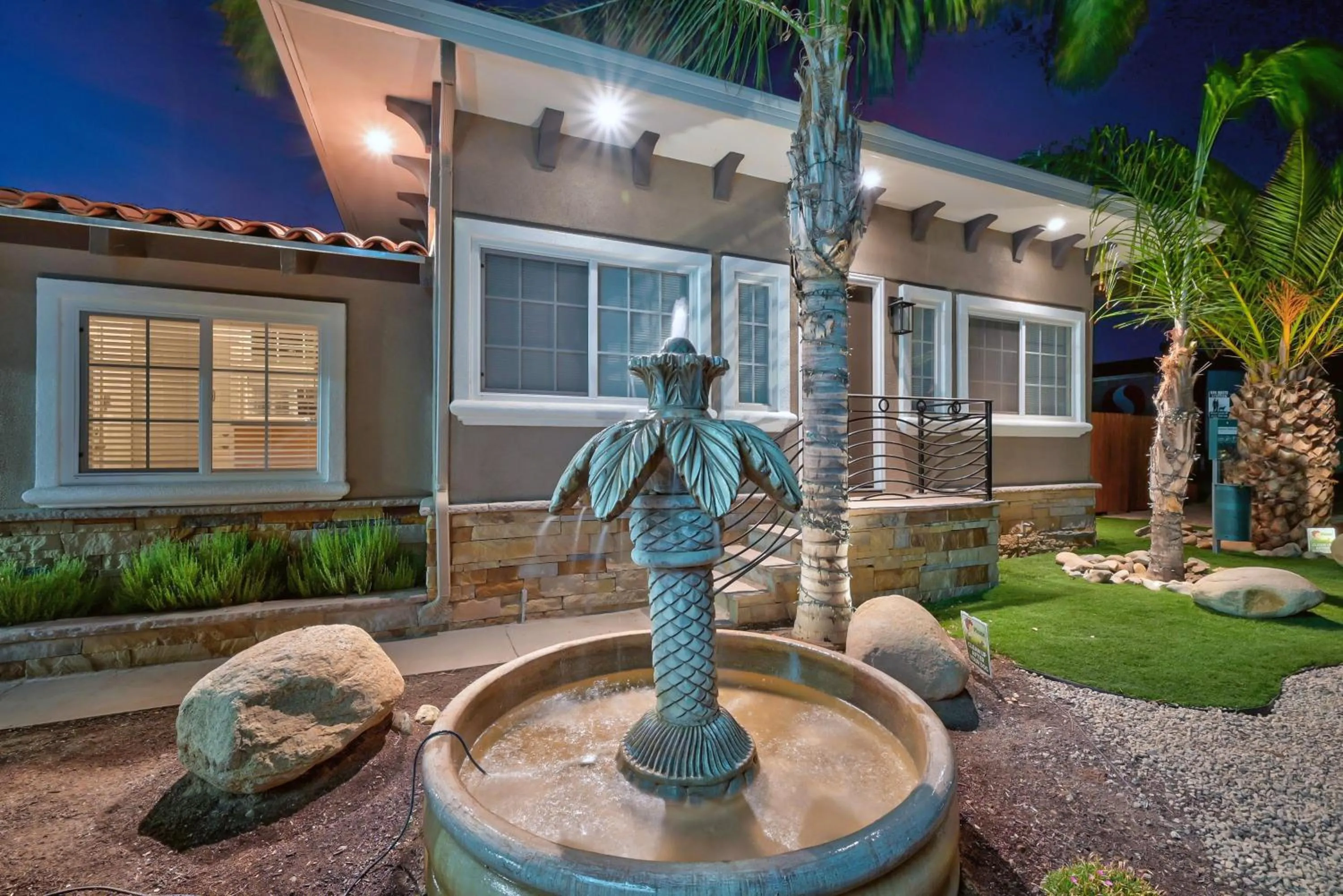 Traveler's Inn Williams, CA Modern Renovated Hotel