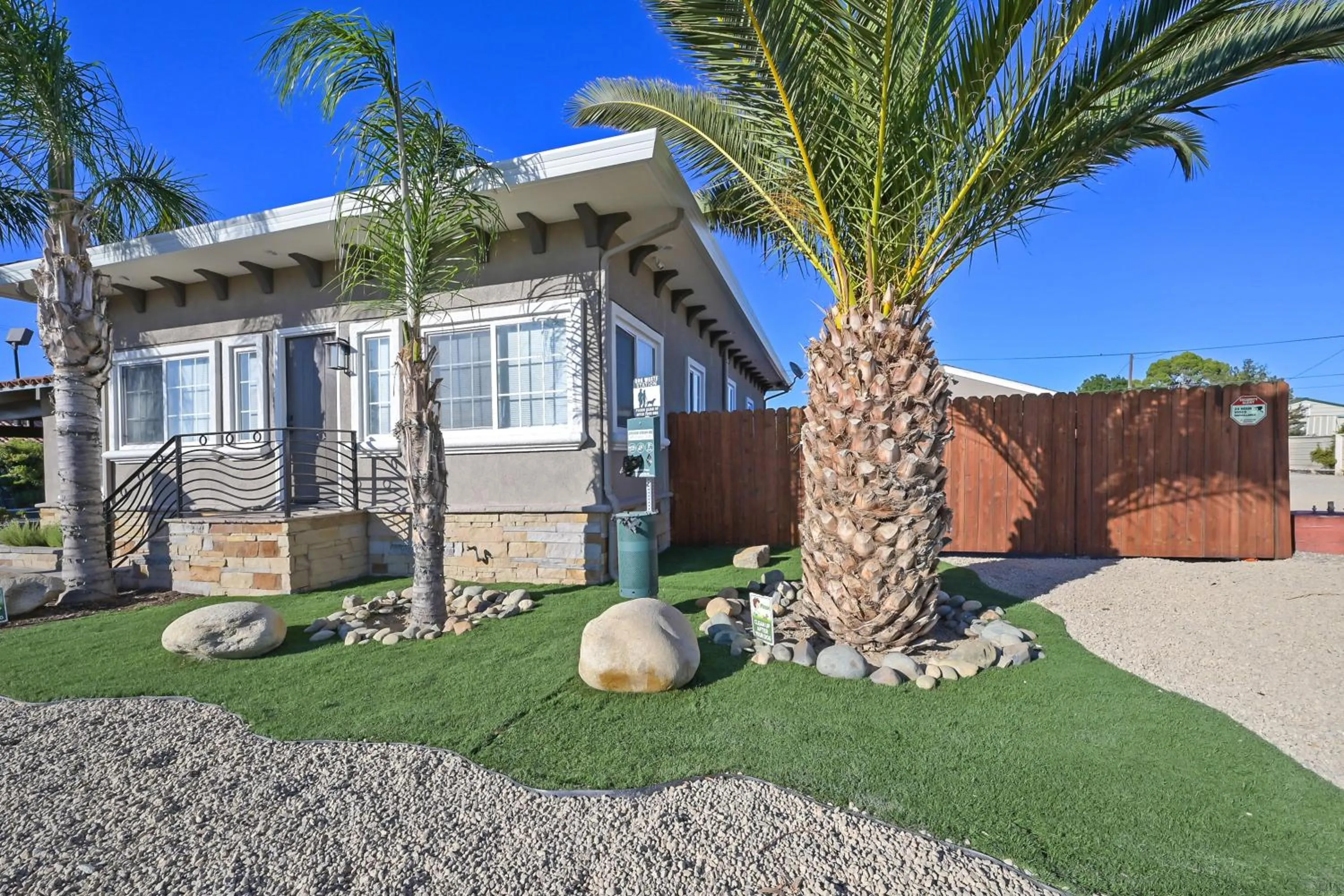 Traveler's Inn Williams, CA Modern Renovated Hotel