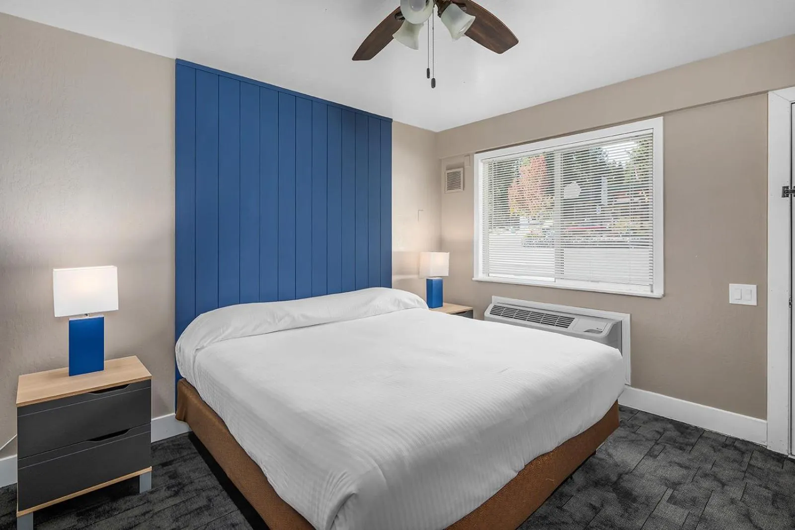 Bed in The Inn at Boatworks, Lake Tahoe