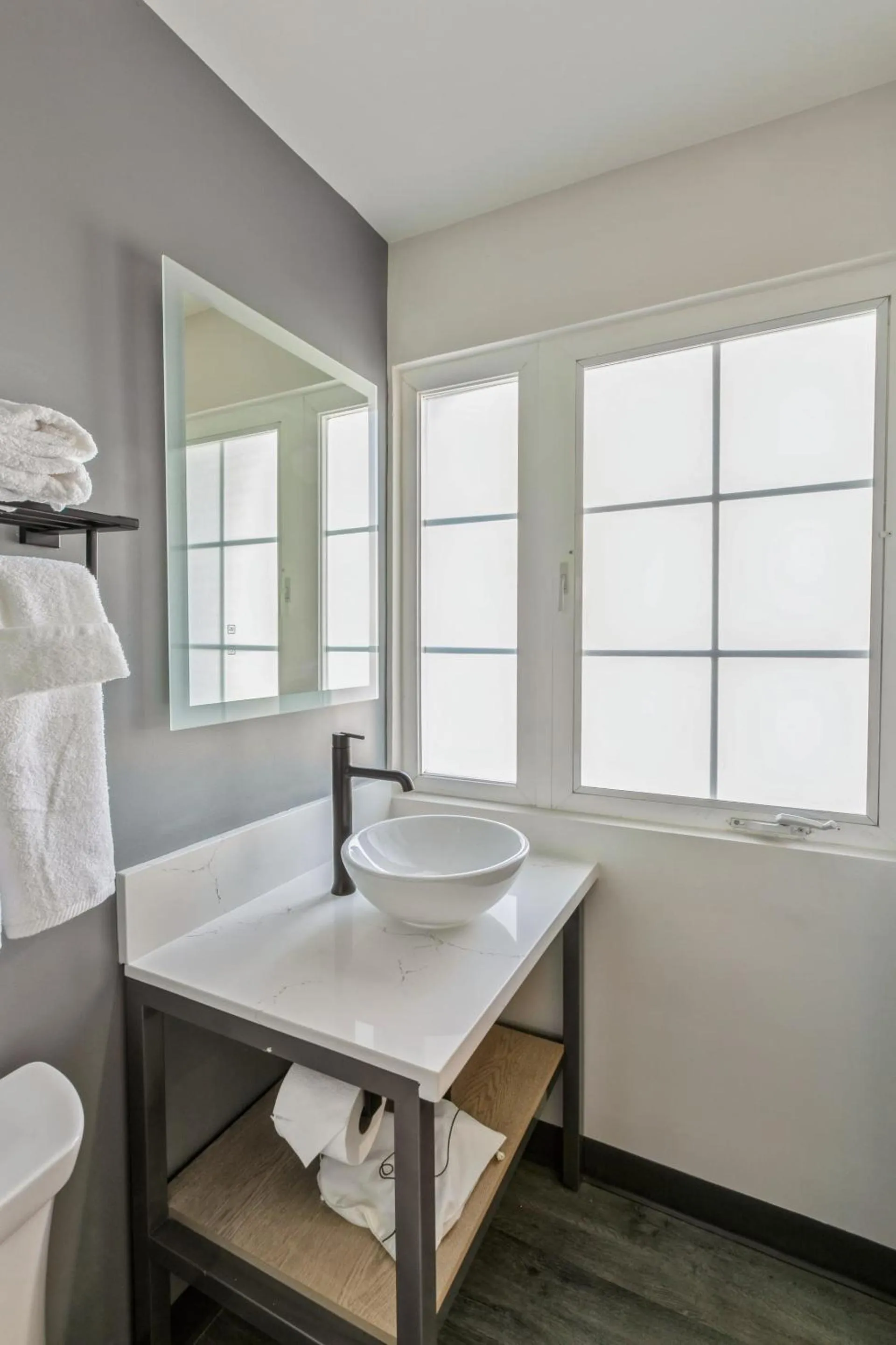 Property building in Kasa Niche Hotel Redwood City