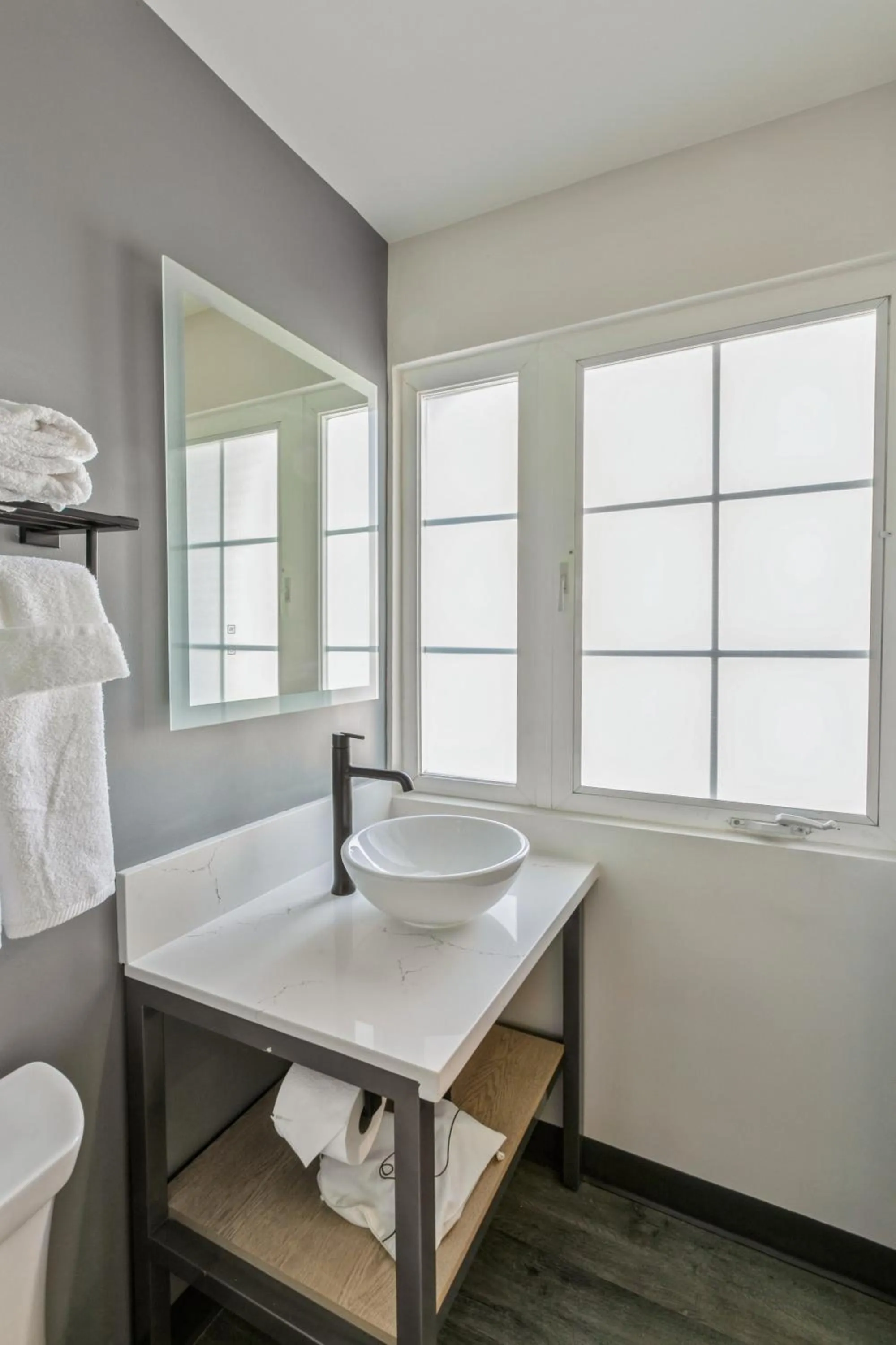 Toilet in Kasa Niche Hotel Redwood City