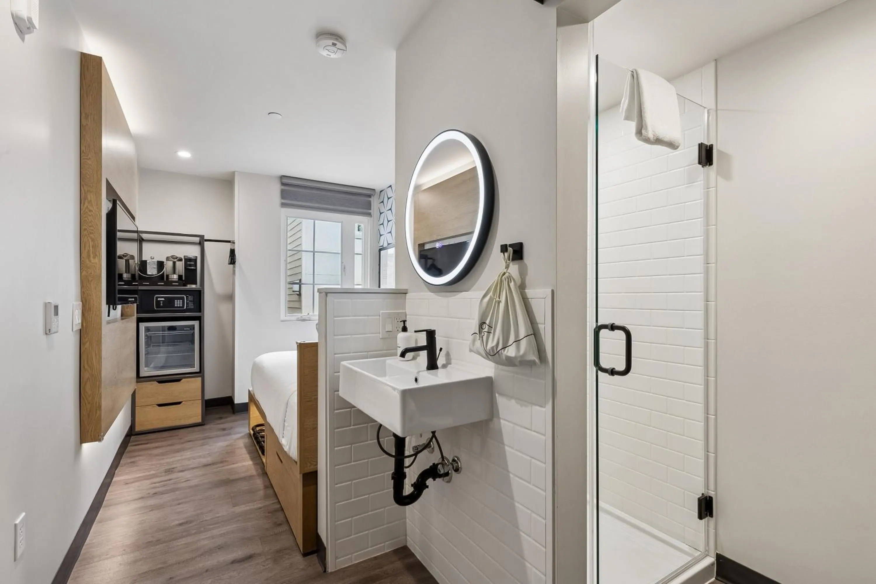 Bedroom in Kasa Niche Hotel Redwood City