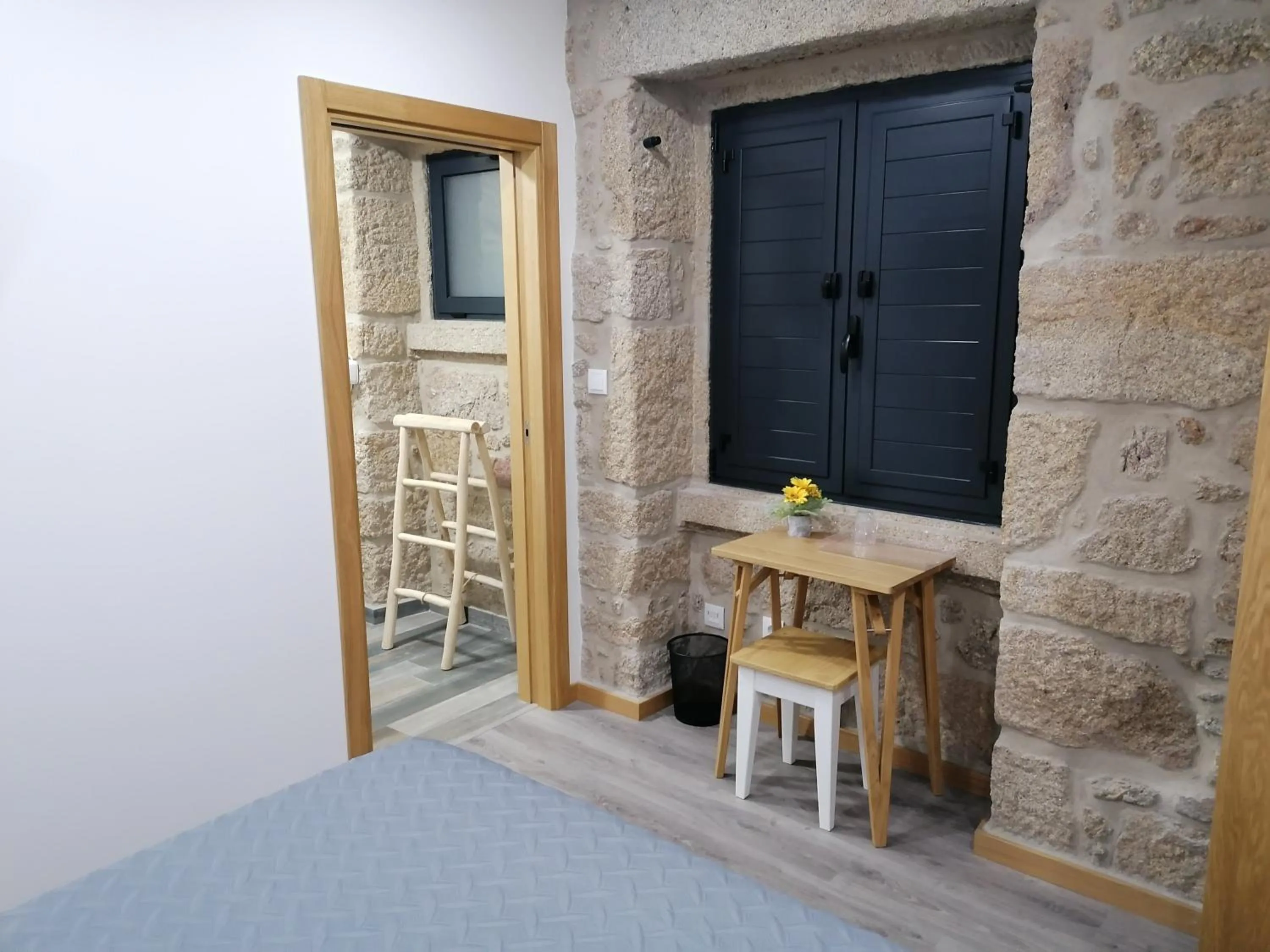 Bedroom in ALOJAMENTO GIRASSOL - Guest House - Quarto com casa de banho privativa