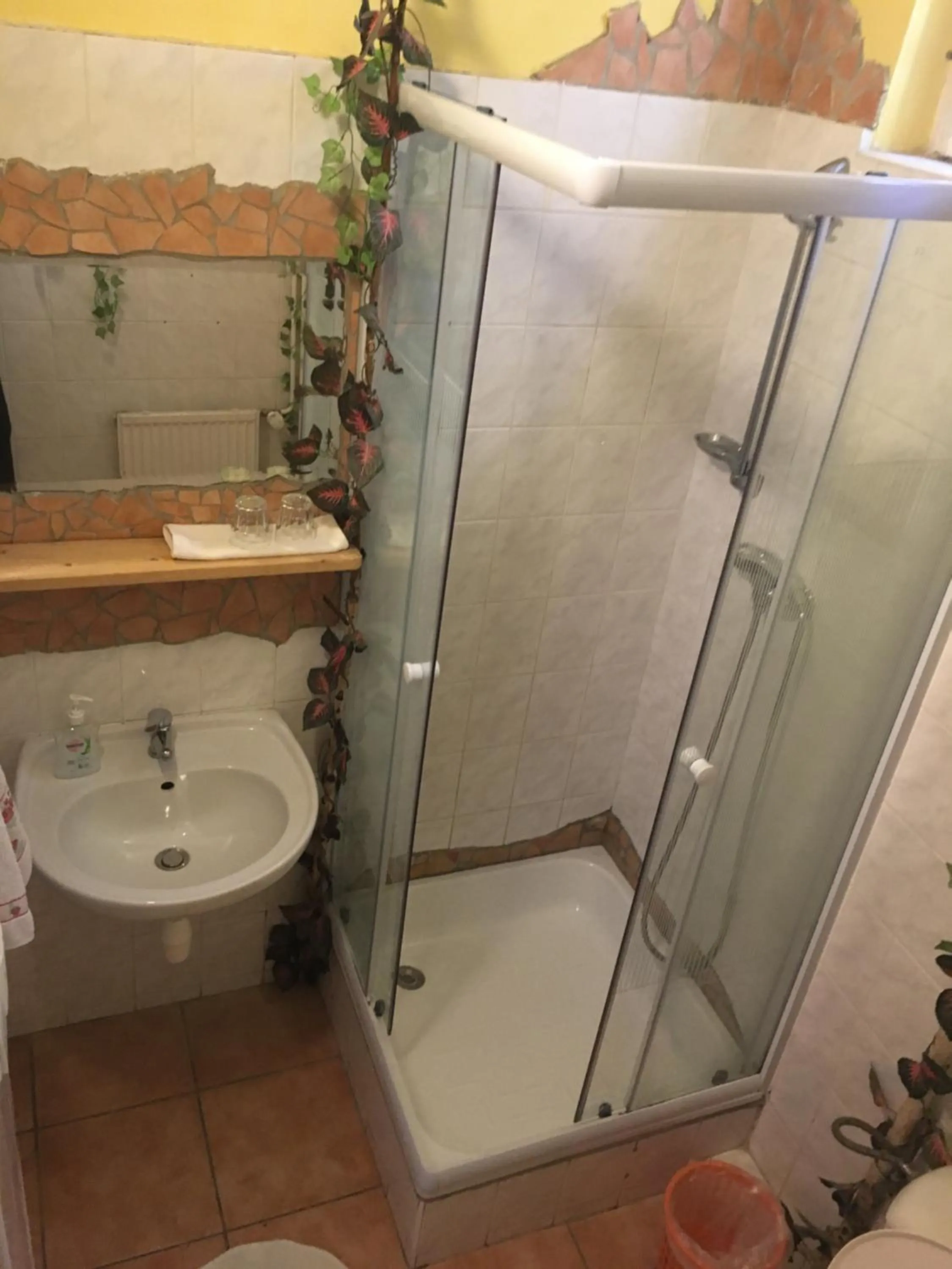 Bathroom in ARTHARMONY Pension & Hostel