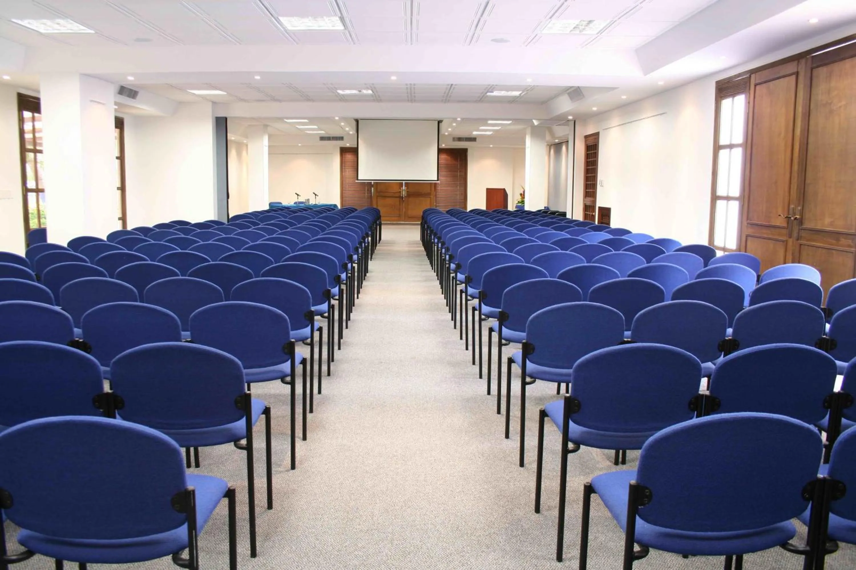 Business facilities in Tamaca Beach Resort