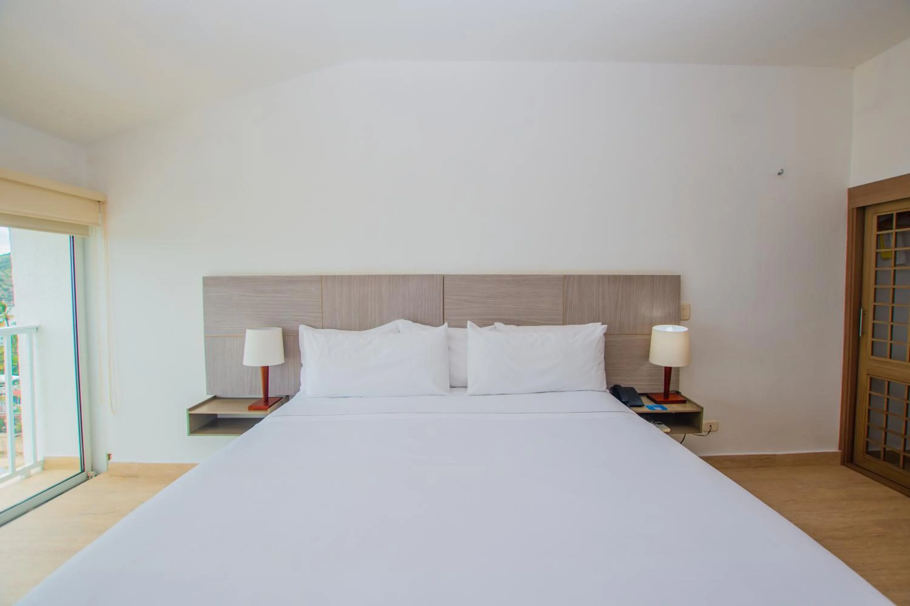 Bedroom, Bed in Tamaca Beach Resort