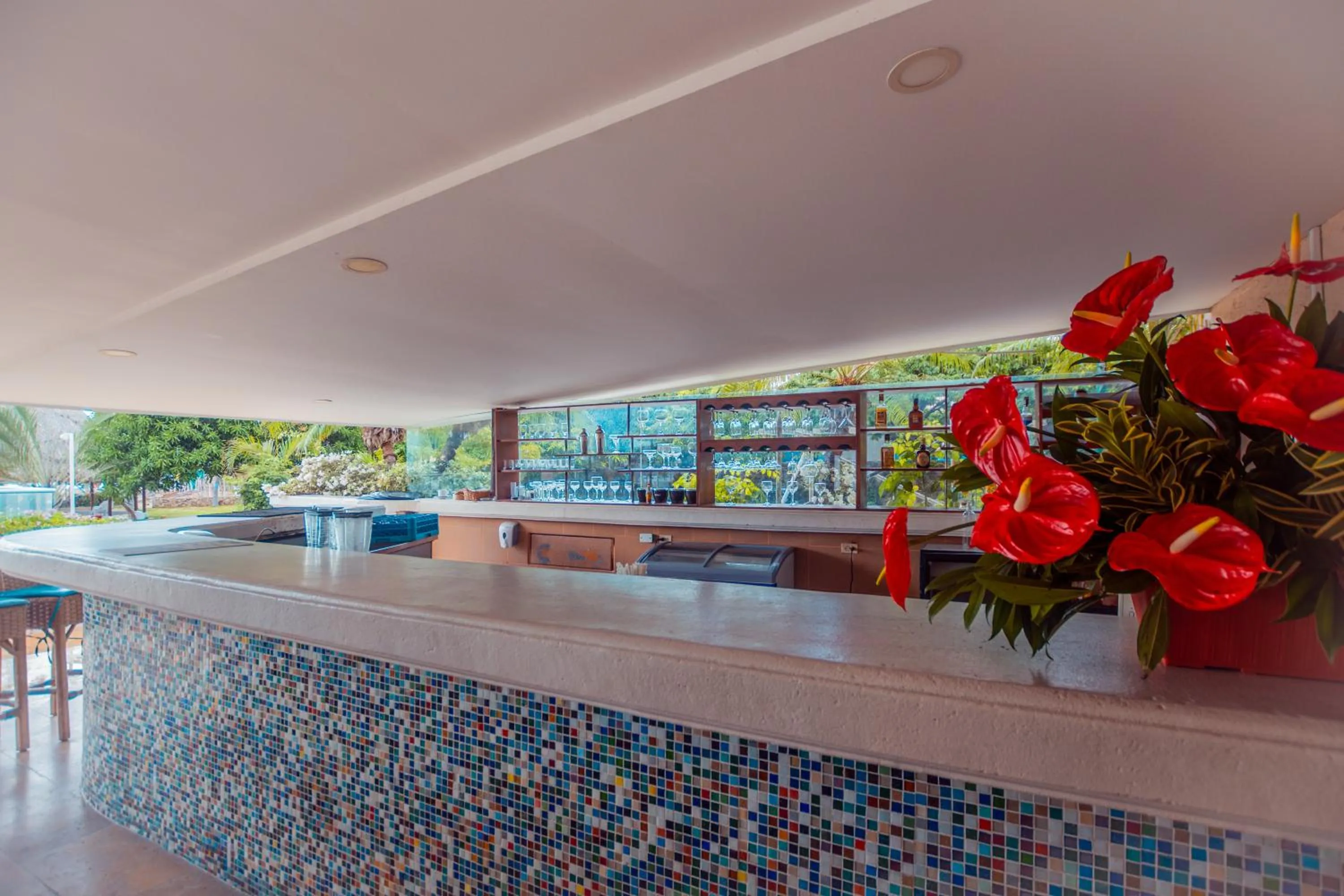 Lounge or bar in Tamaca Beach Resort