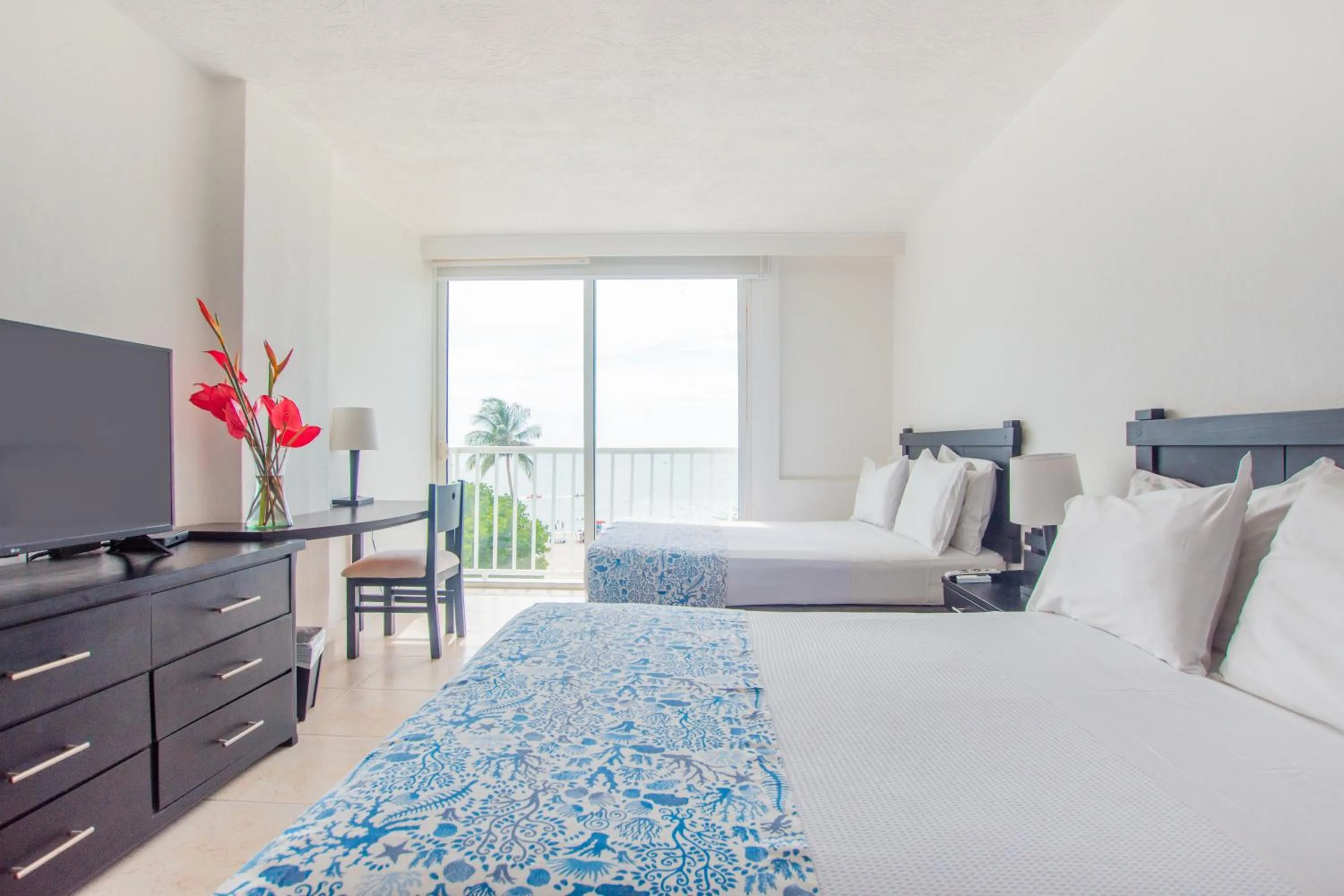 Bedroom, Bed in Tamaca Beach Resort