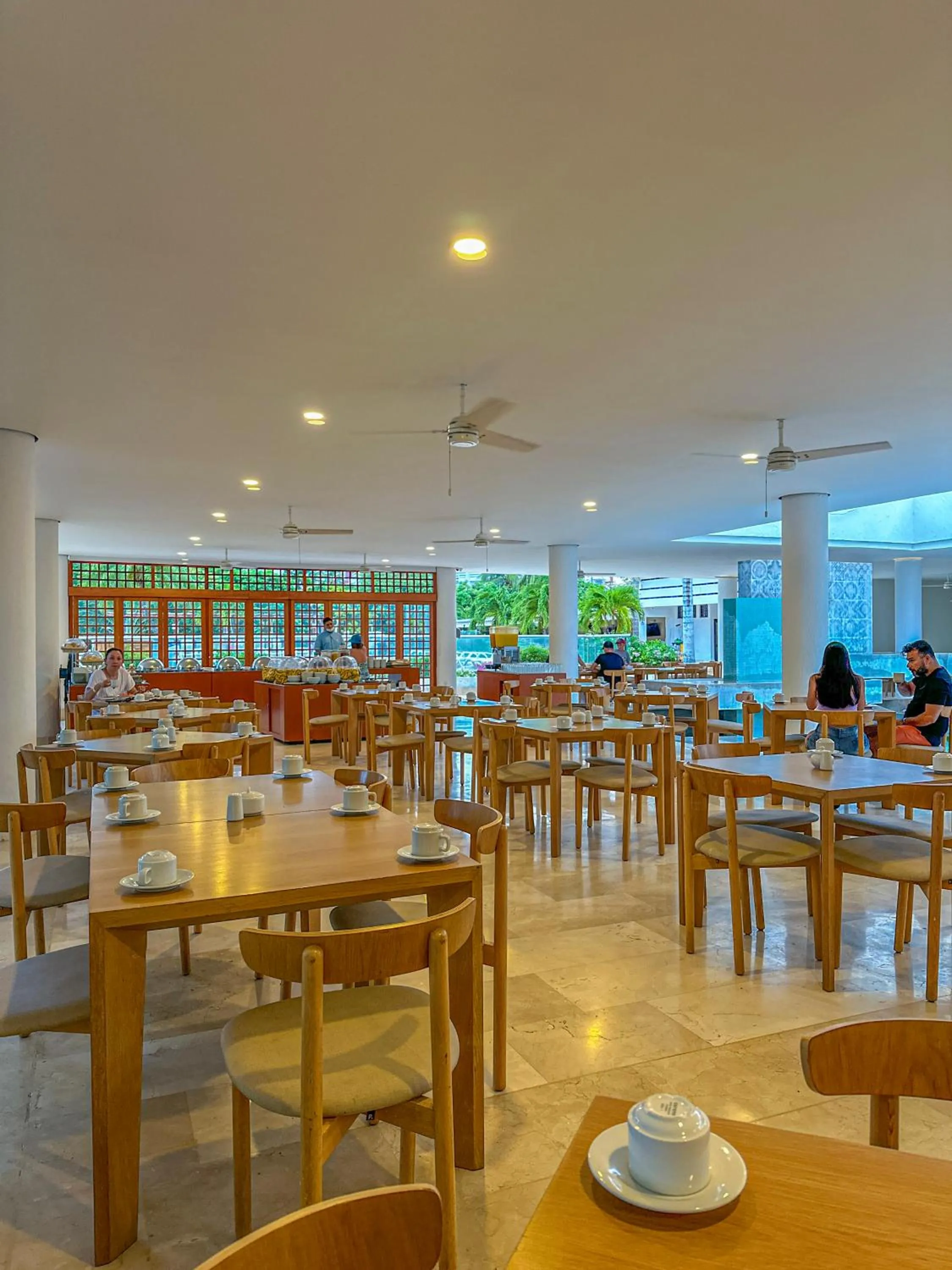 Restaurant/places to eat in Tamaca Beach Resort