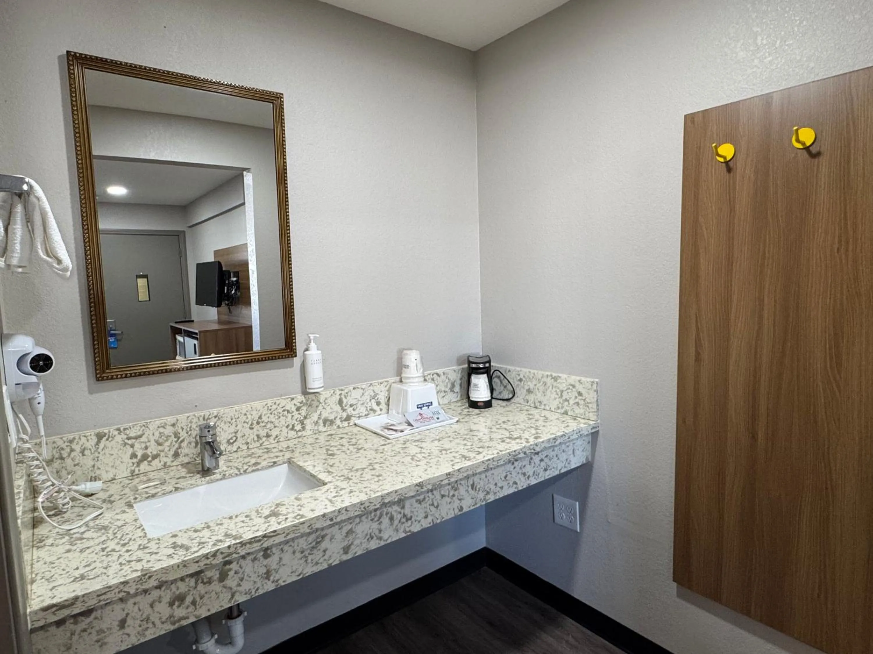Bathroom in Days Inn by Wyndham Barstow