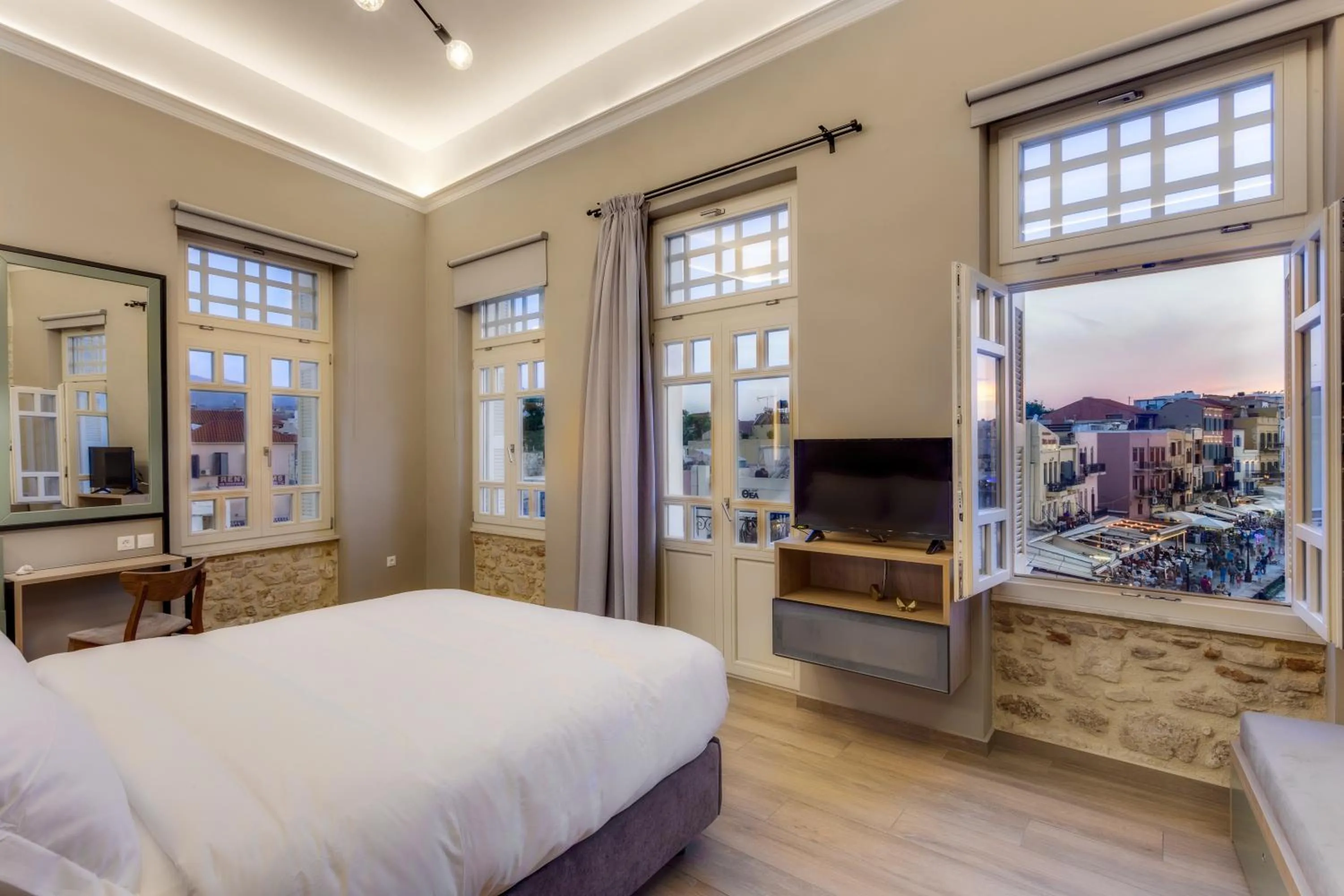 Sunset, Bed in 1924 suites