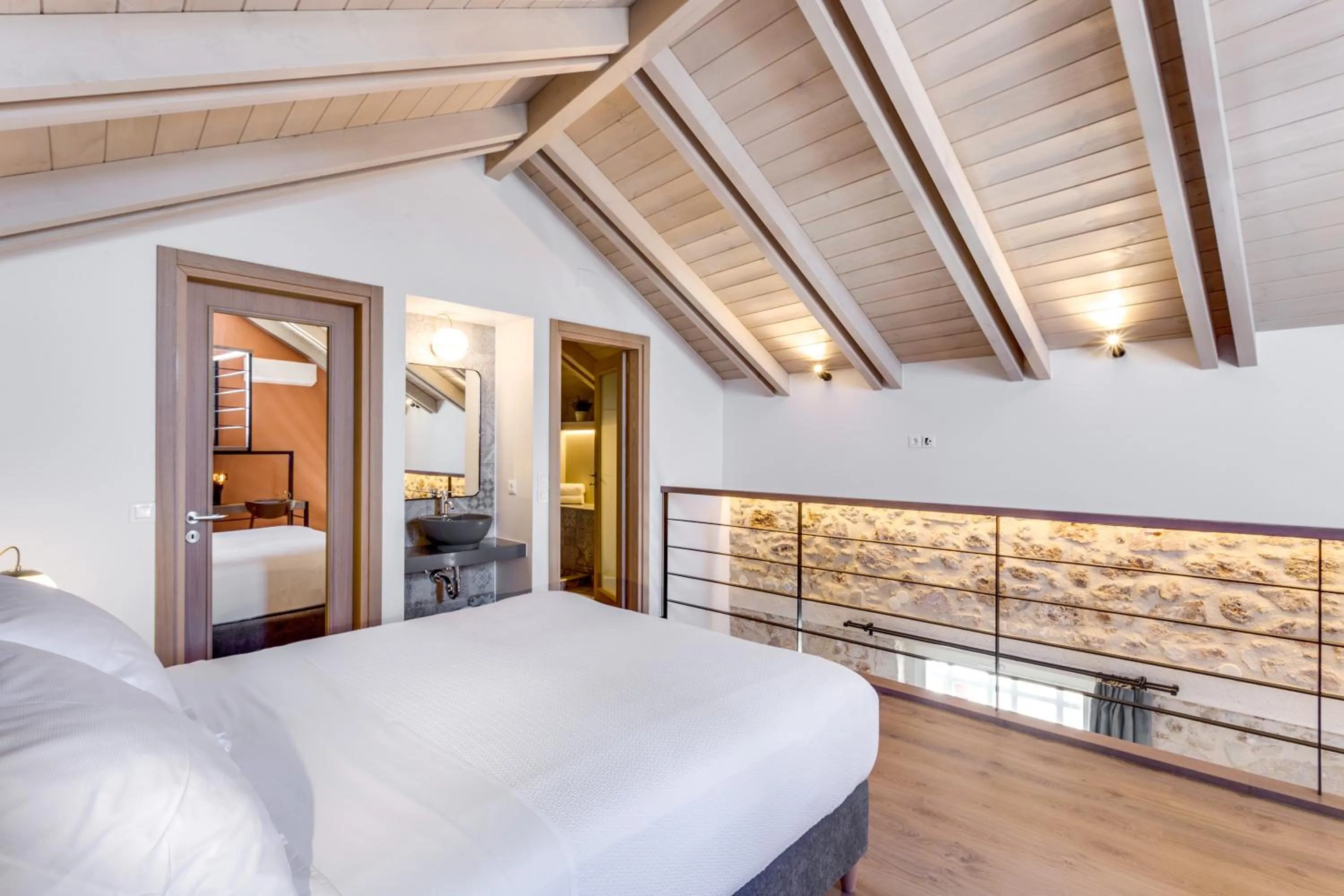 Bedroom, Bed in 1924 suites