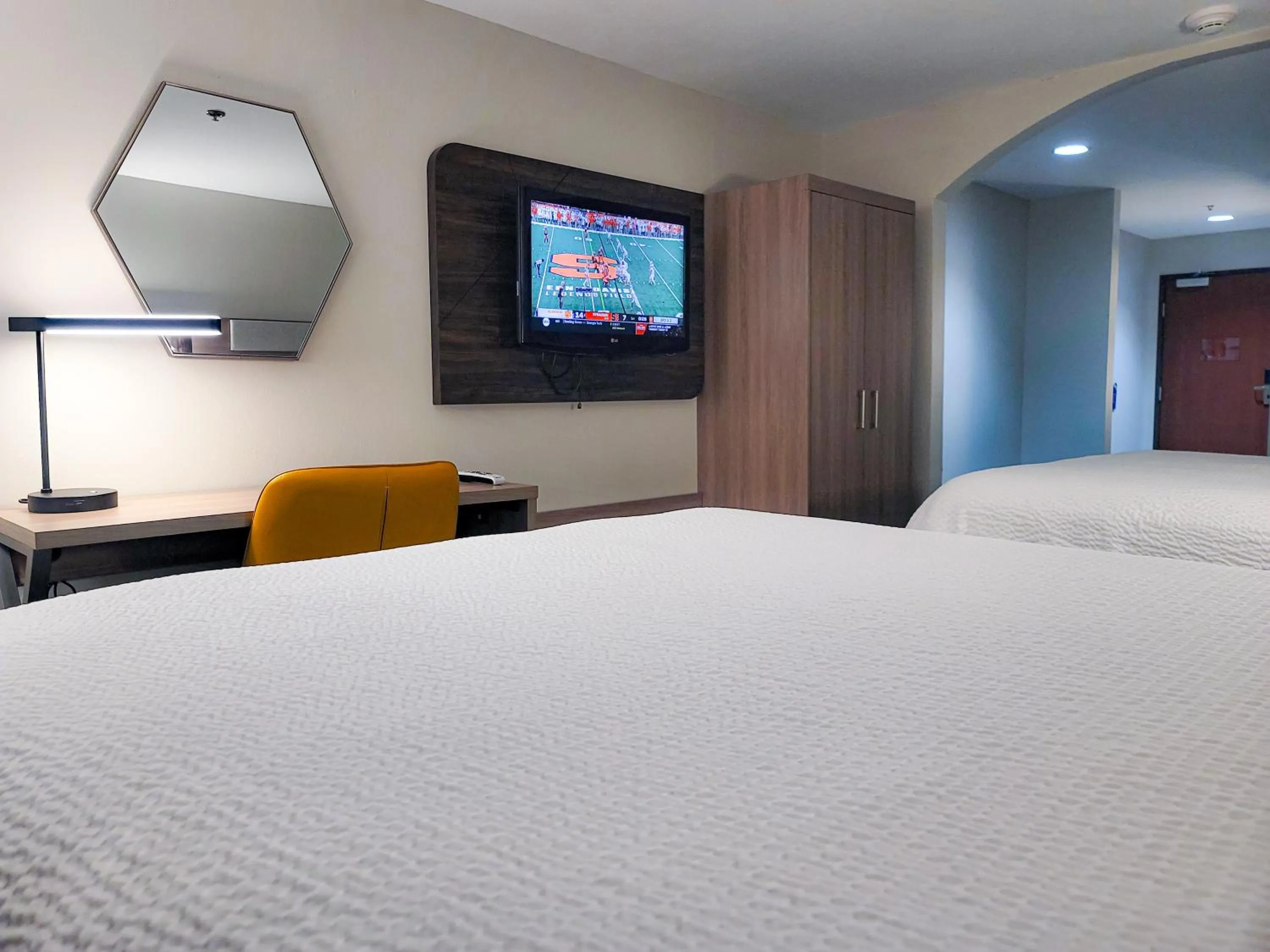 Bed in Holiday Inn Express Enid-Highway 412 by IHG