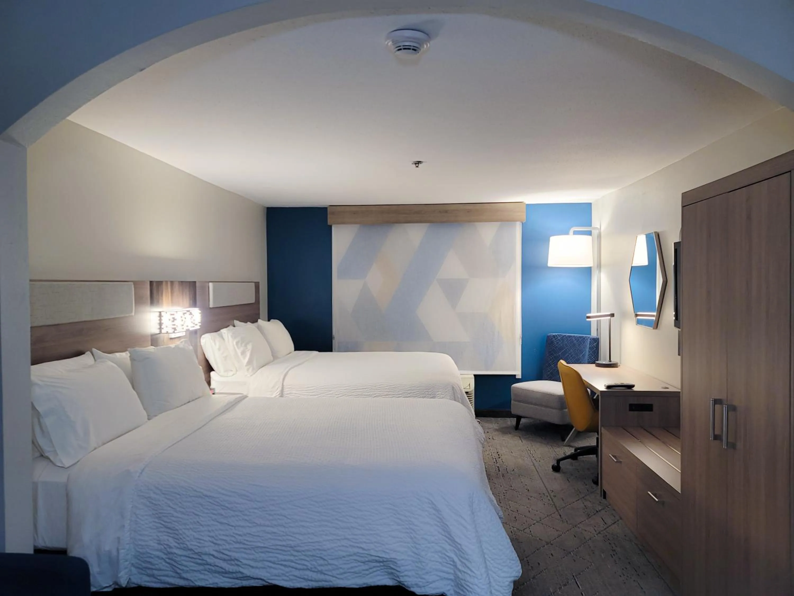 Photo of the whole room, Bed in Holiday Inn Express Enid-Highway 412 by IHG