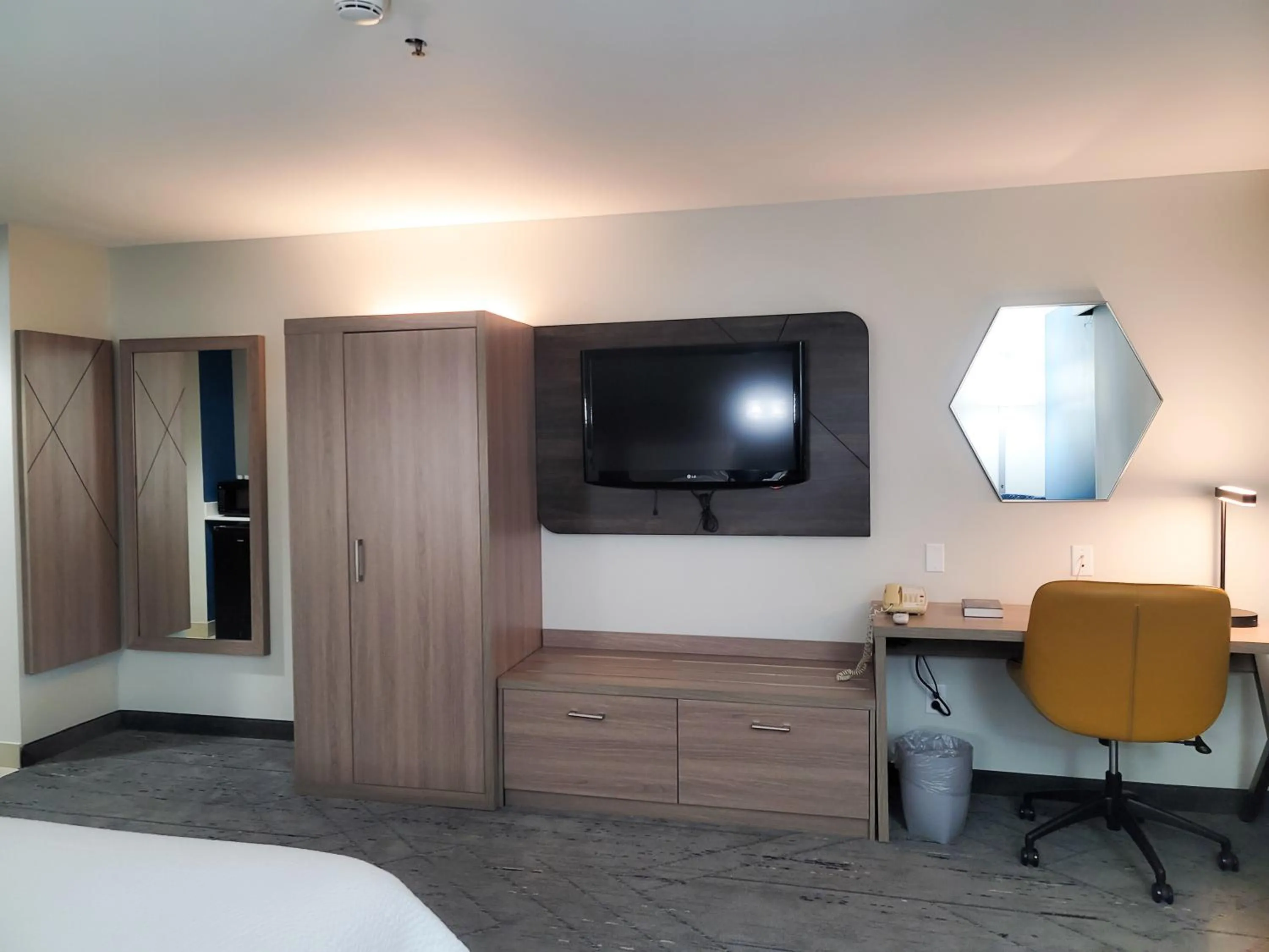 Bed in Holiday Inn Express Enid-Highway 412 by IHG