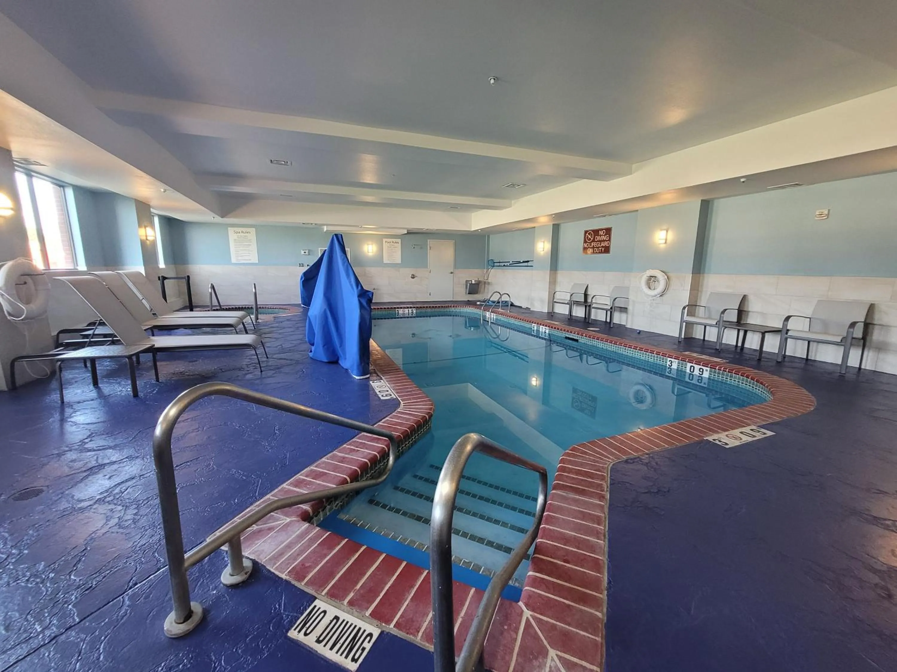 Swimming pool in Holiday Inn Express Enid-Highway 412 by IHG