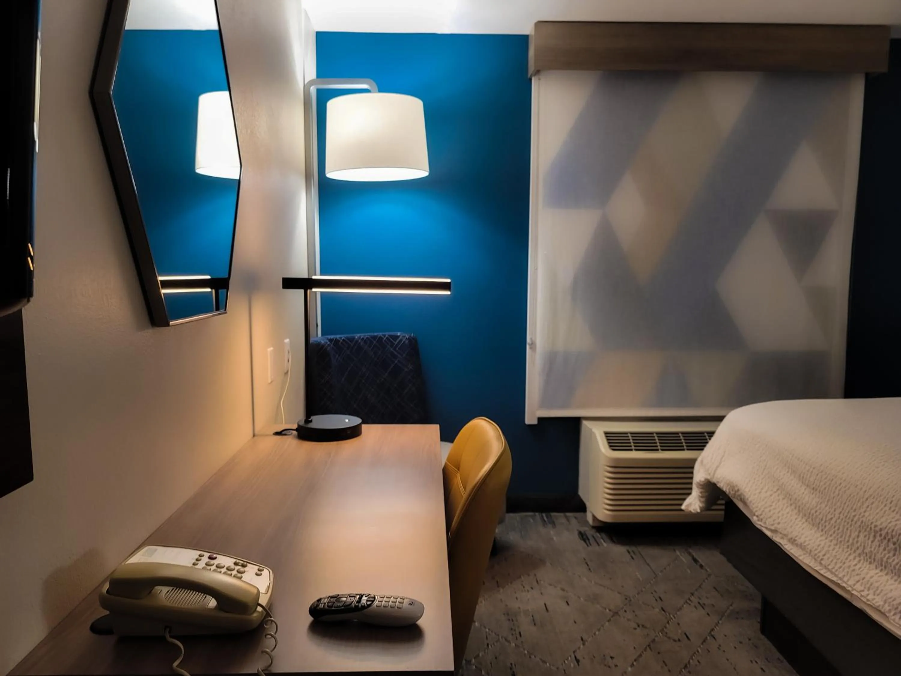 Photo of the whole room, Bed in Holiday Inn Express Enid-Highway 412 by IHG